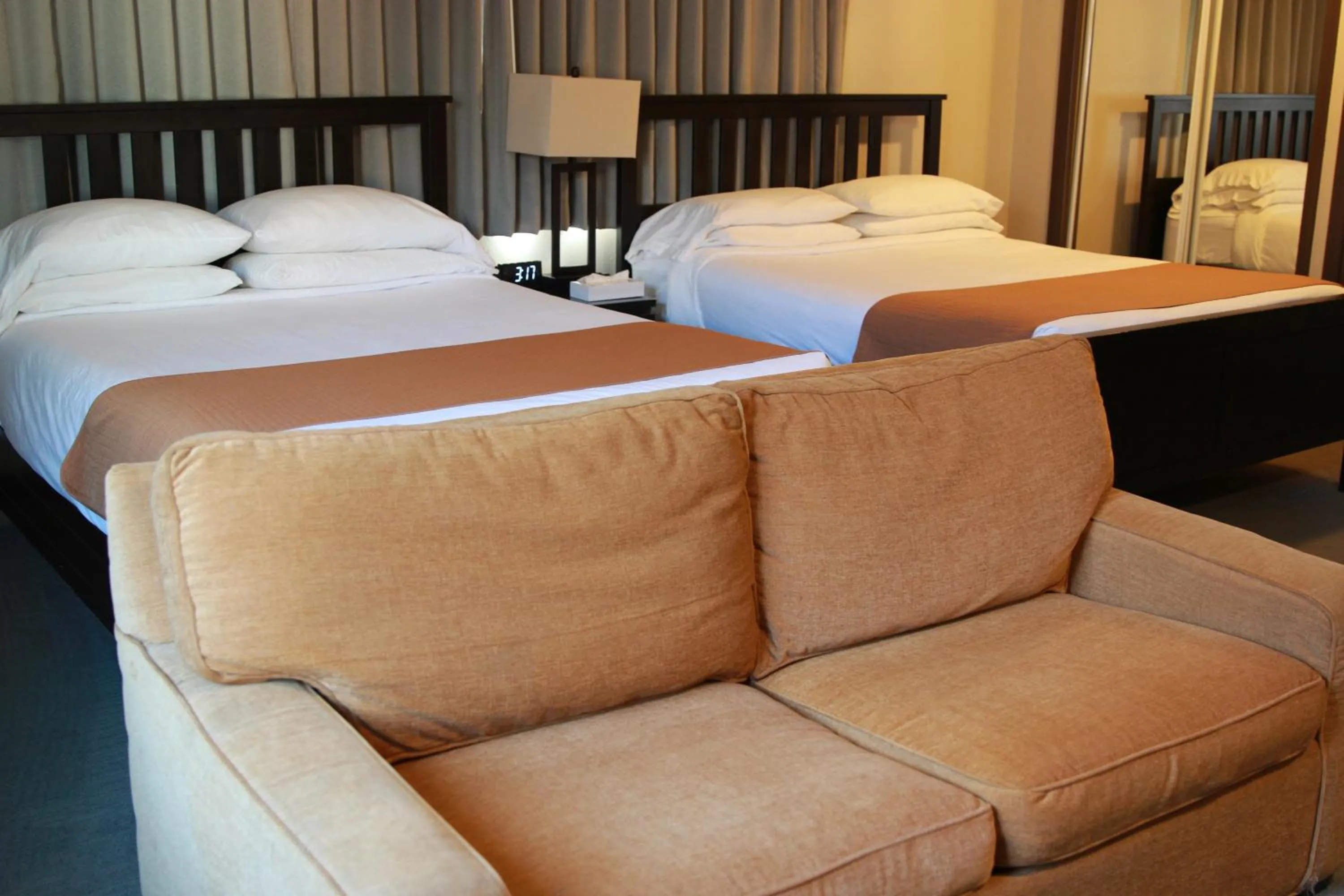 Executive Queen Room with Two Queen Beds in Boulder Twin Lakes Inn