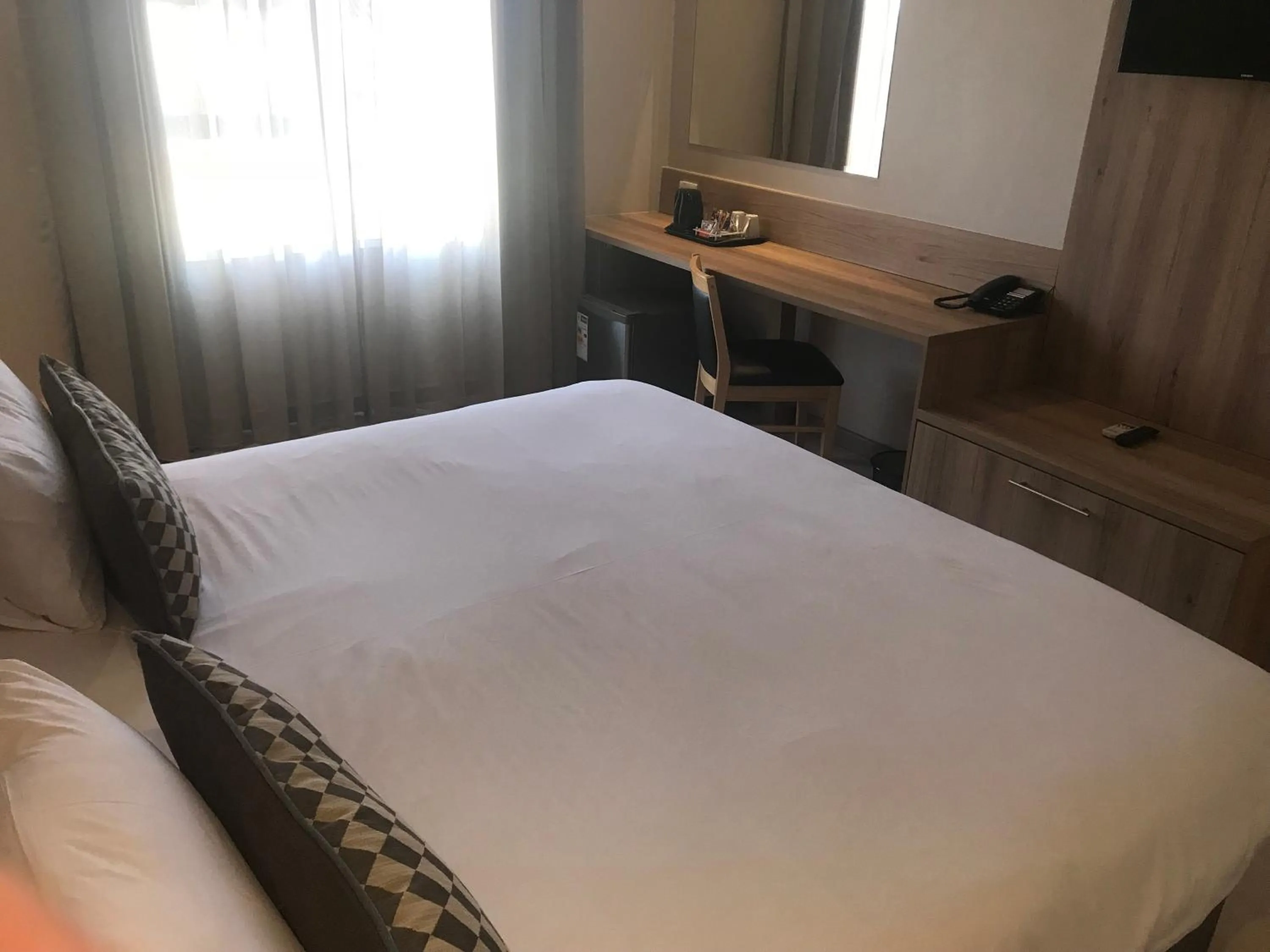 Deluxe King Room in Regal Inn Hotel Midrand