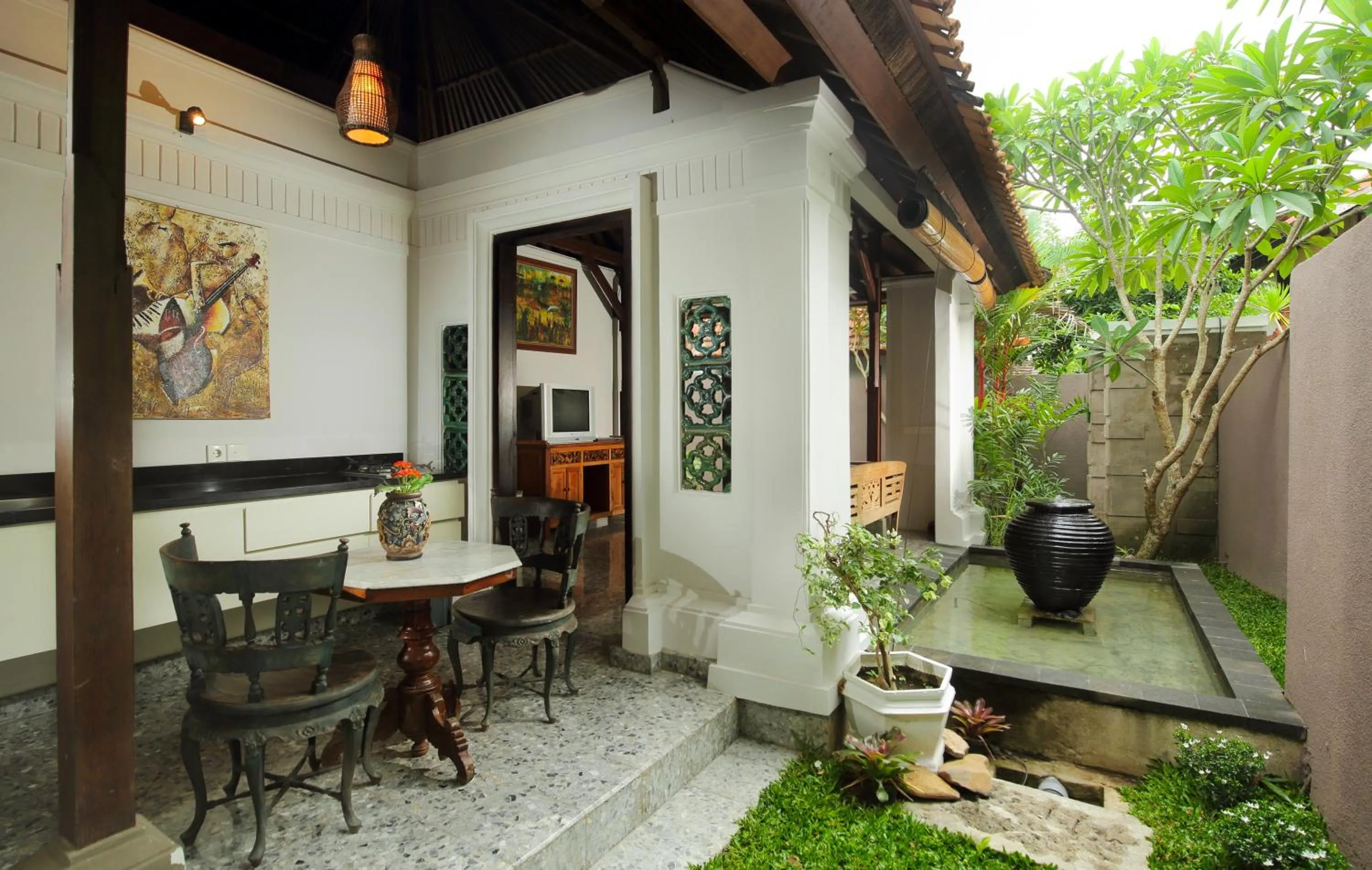 Suite Room with Garden View in Taman Harum Cottages
