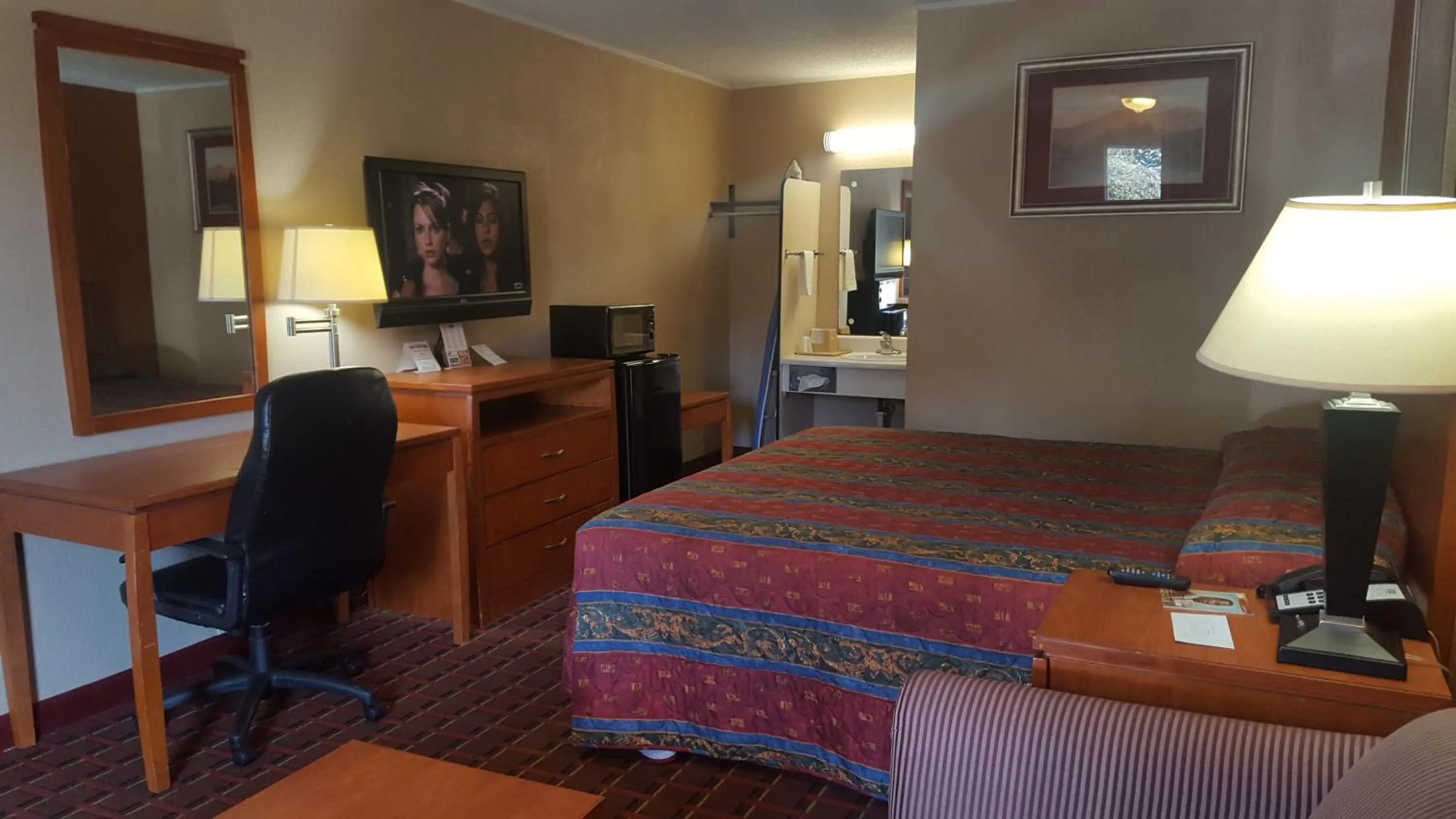 King Room - single occupancy - Smoking  in Scottish Inn Knoxville