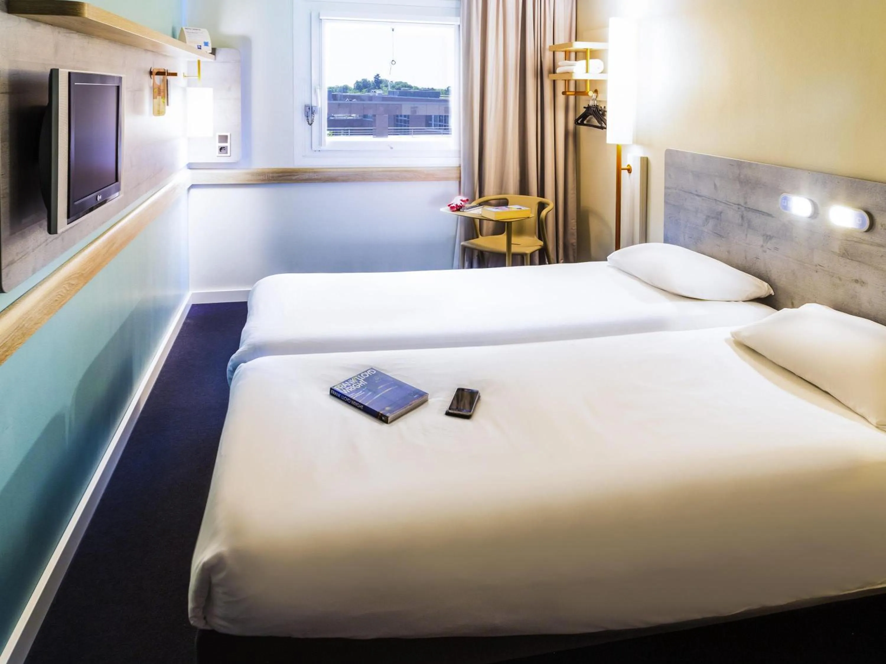 Standard Twin Room in ibis Budget Luxembourg Aeroport