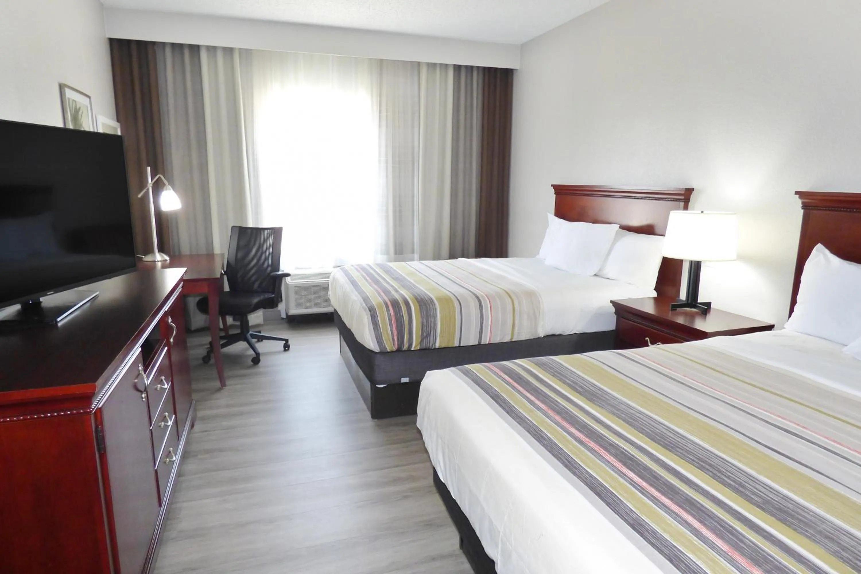 Queen Room with Two Queen Beds - Disability Access/Non-Smoking in Country Inn & Suites by Radisson, Biloxi-Ocean Springs, MS