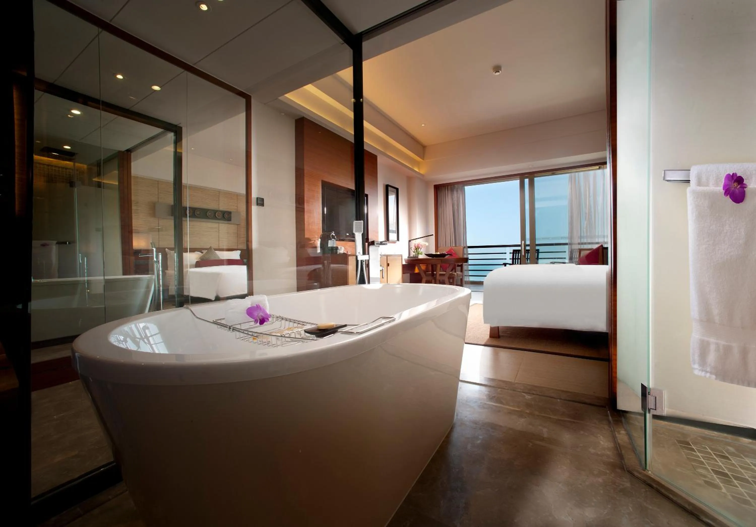Executive Deluxe Ocean View Twin in Pullman Oceanview Sanya Bay Resort & Spa