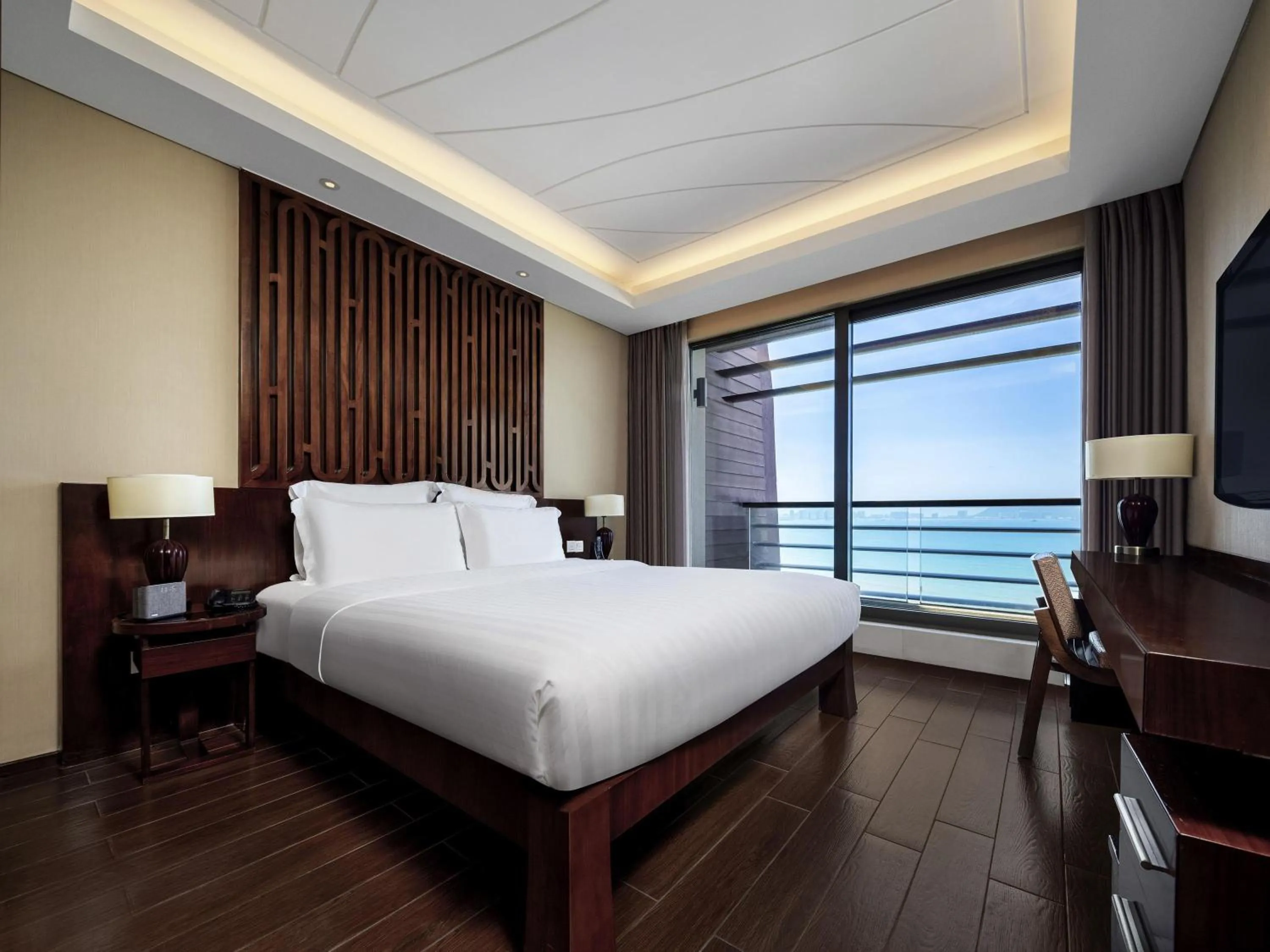 Three Bedrooms  Ocean View Apartment Suite in Pullman Oceanview Sanya Bay Resort & Spa