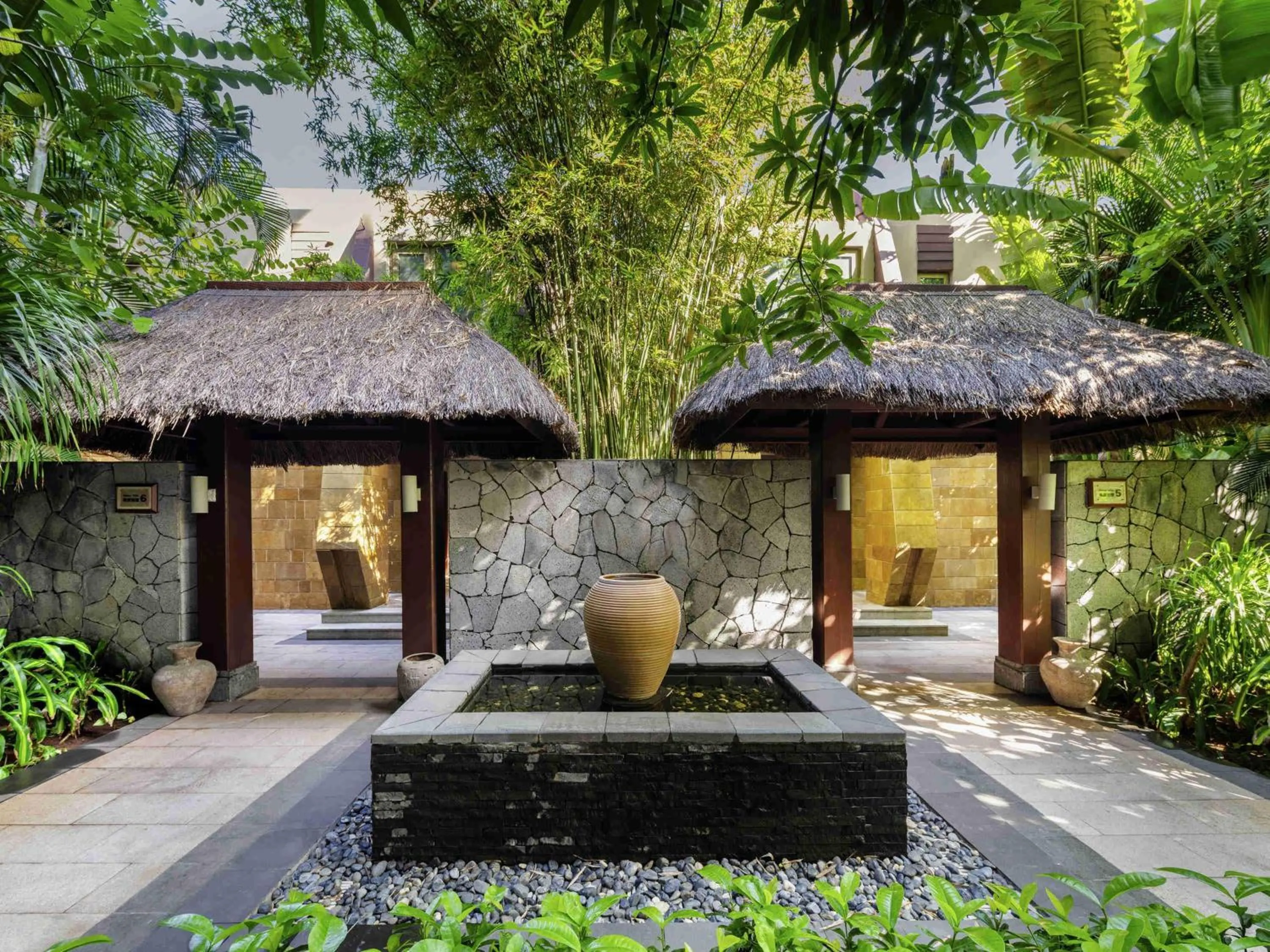 Three Bedrooms Villa  With Swimming Pool in Pullman Oceanview Sanya Bay Resort & Spa