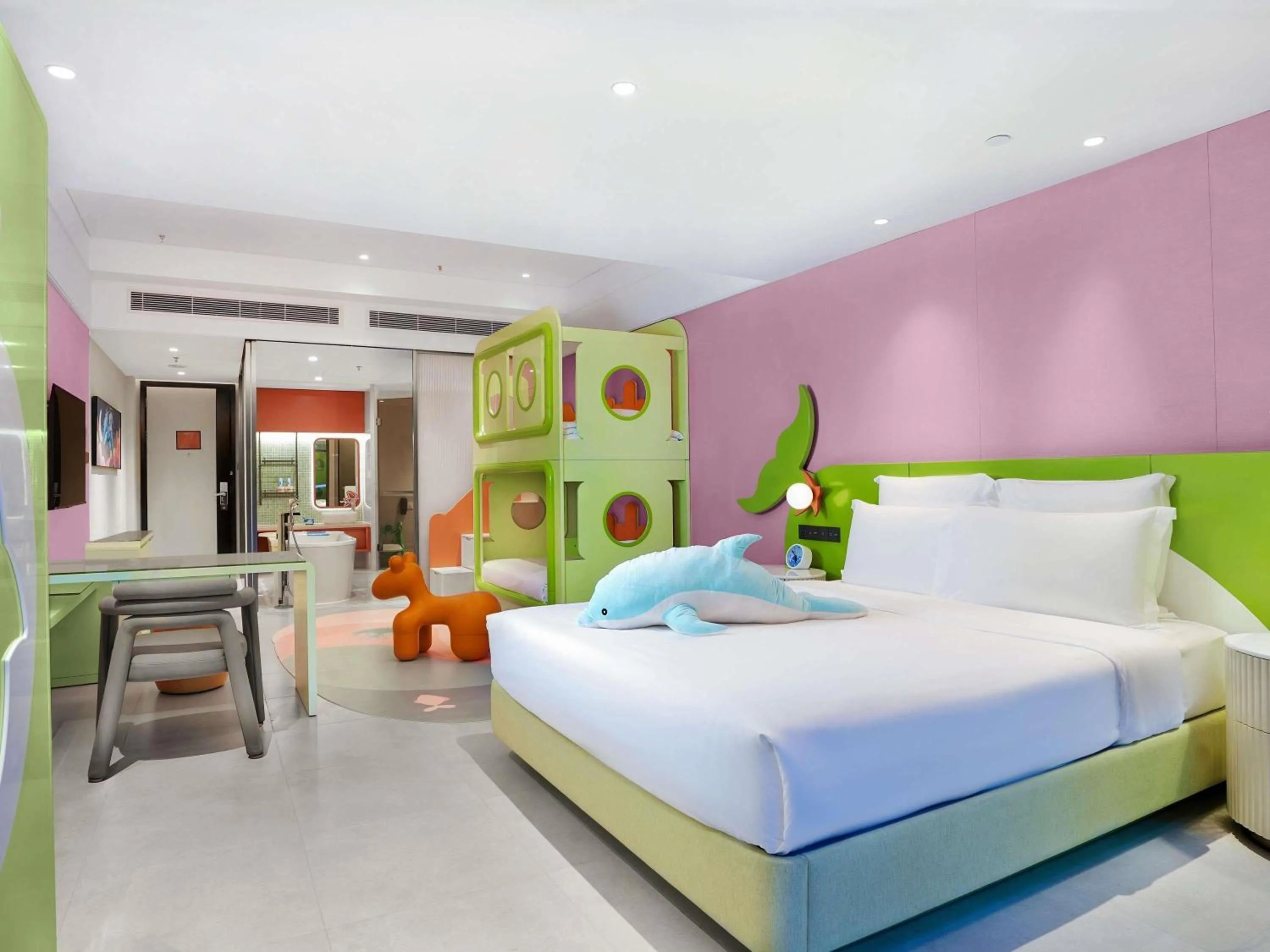 Dream Ocean Family Room in Pullman Oceanview Sanya Bay Resort & Spa