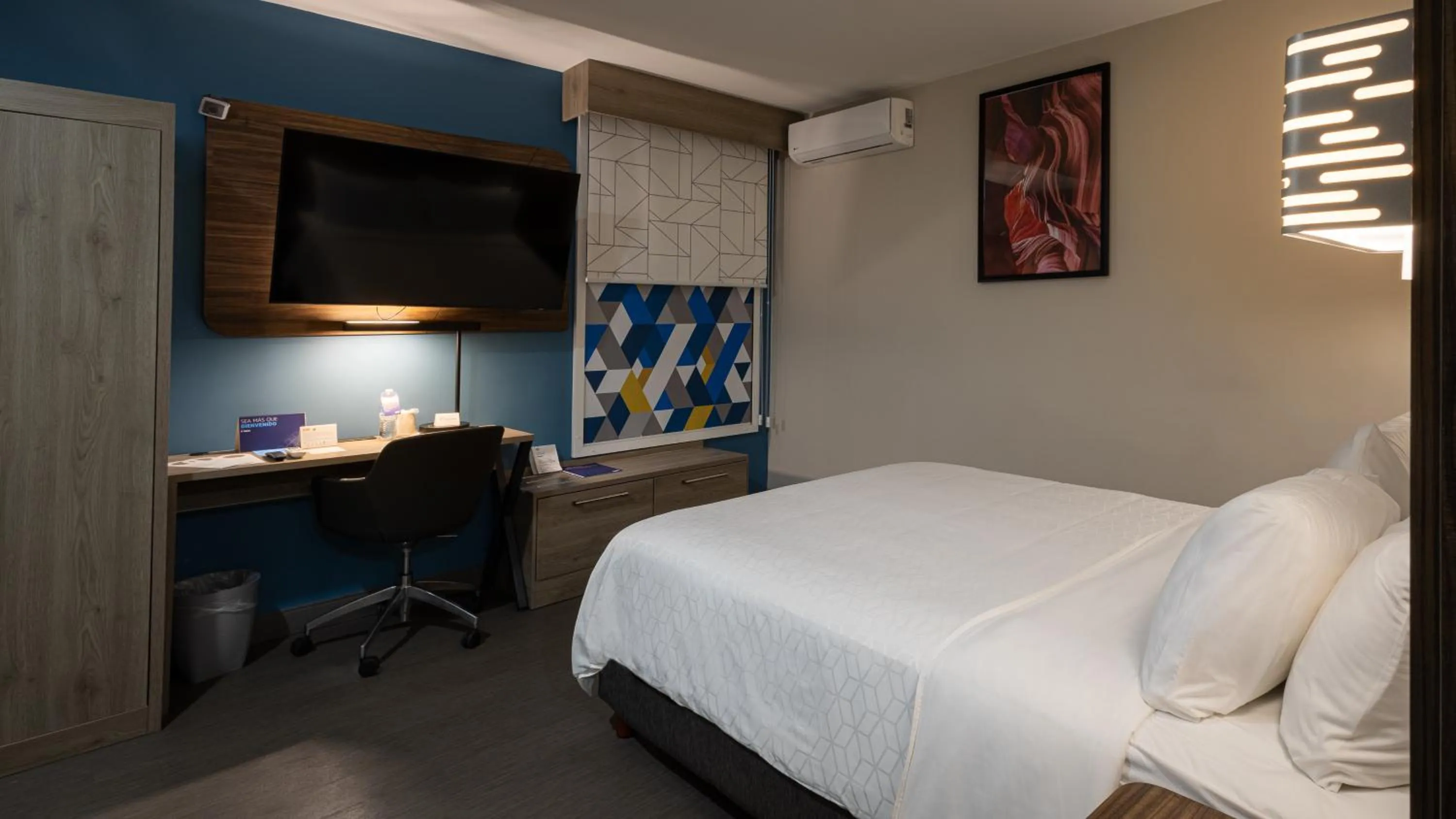 Standard Queen Room - Central Building in Holiday Inn Express Morelia Centro Historico