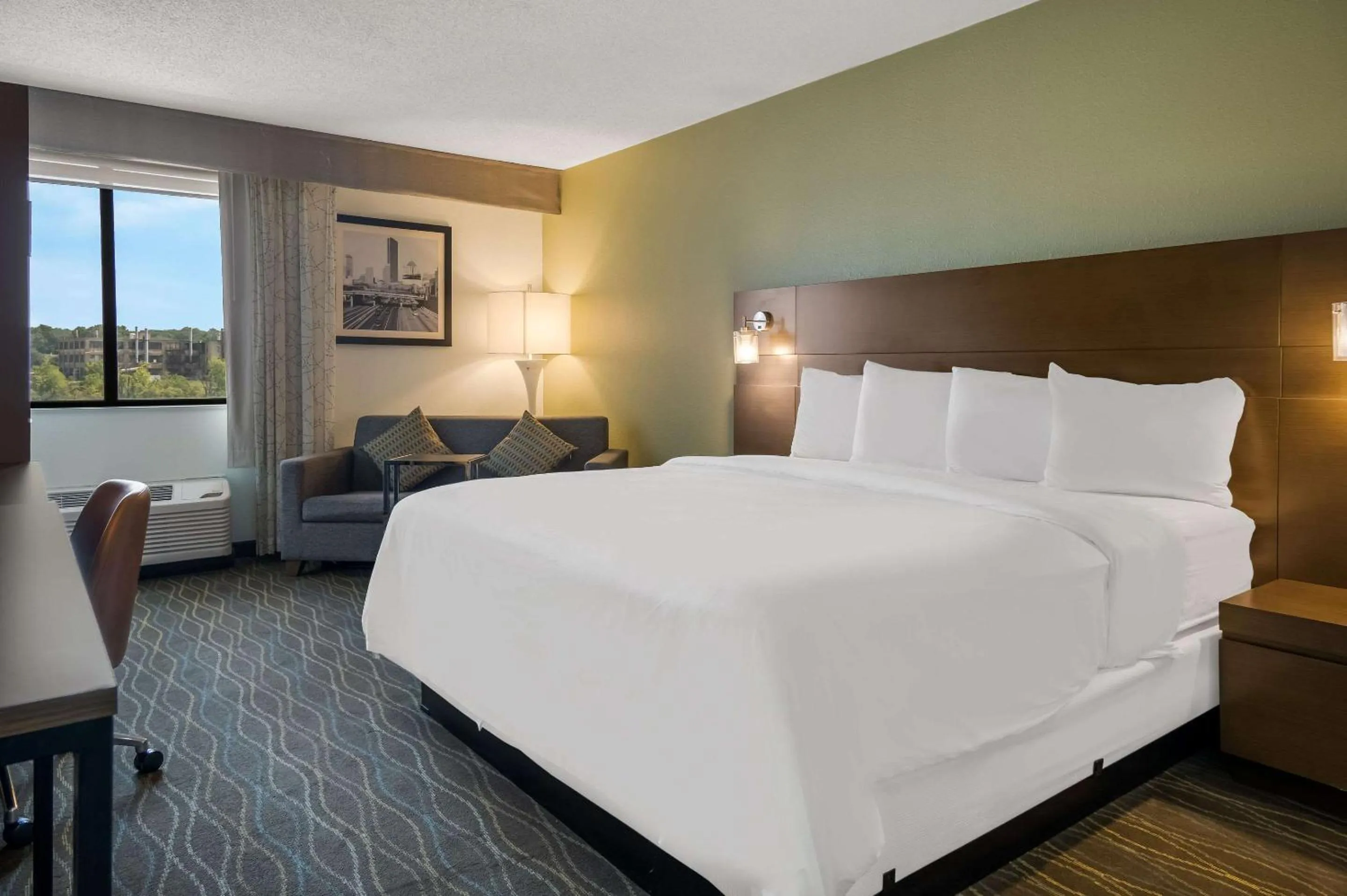 King Room with Sofa-Bed and River View - Non-Smoking in Radisson Hotel Grand Rapids Riverfront
