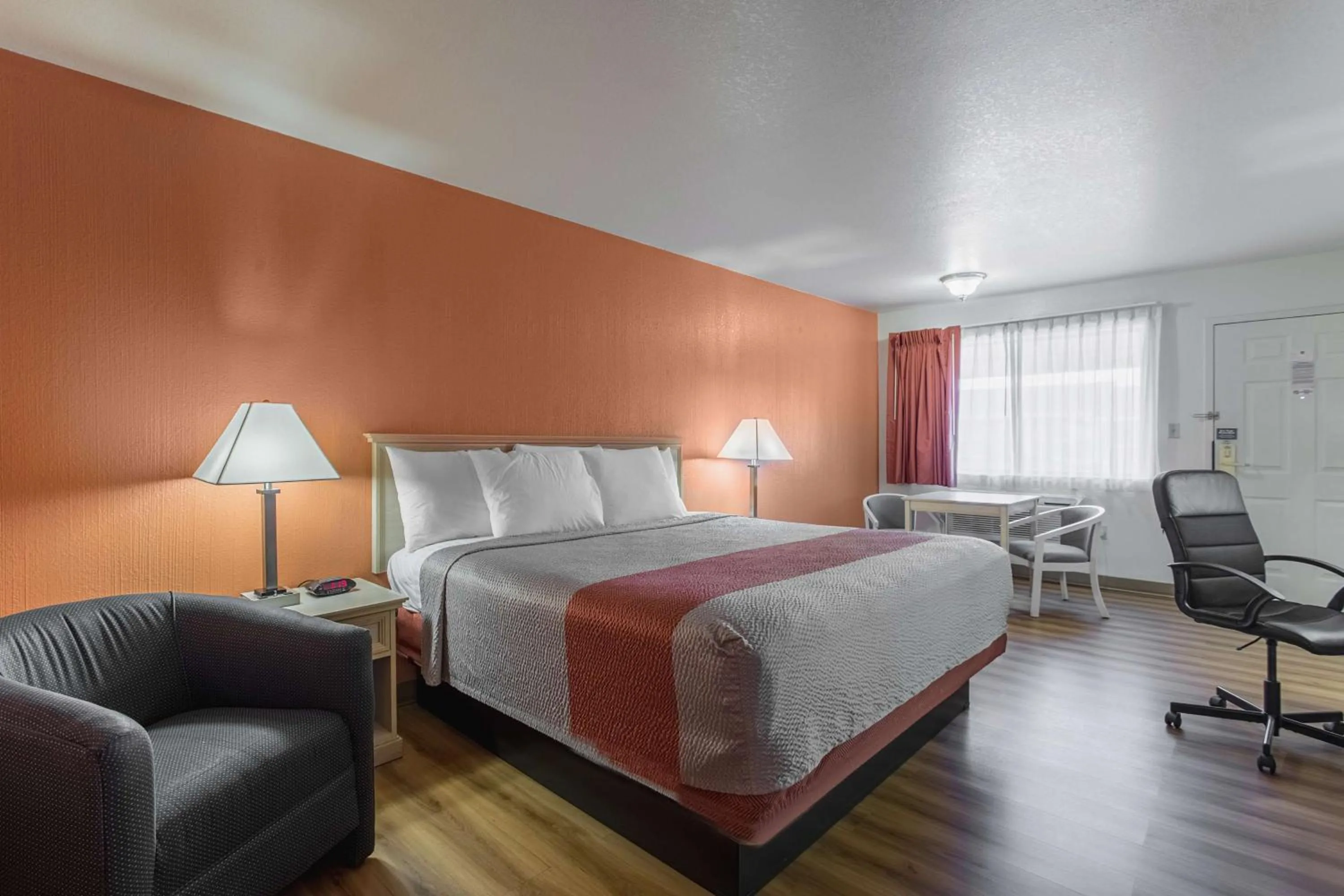 Deluxe Queen Room - single occupancy - Non-Smoking in Motel 6-Lordsburg, NM