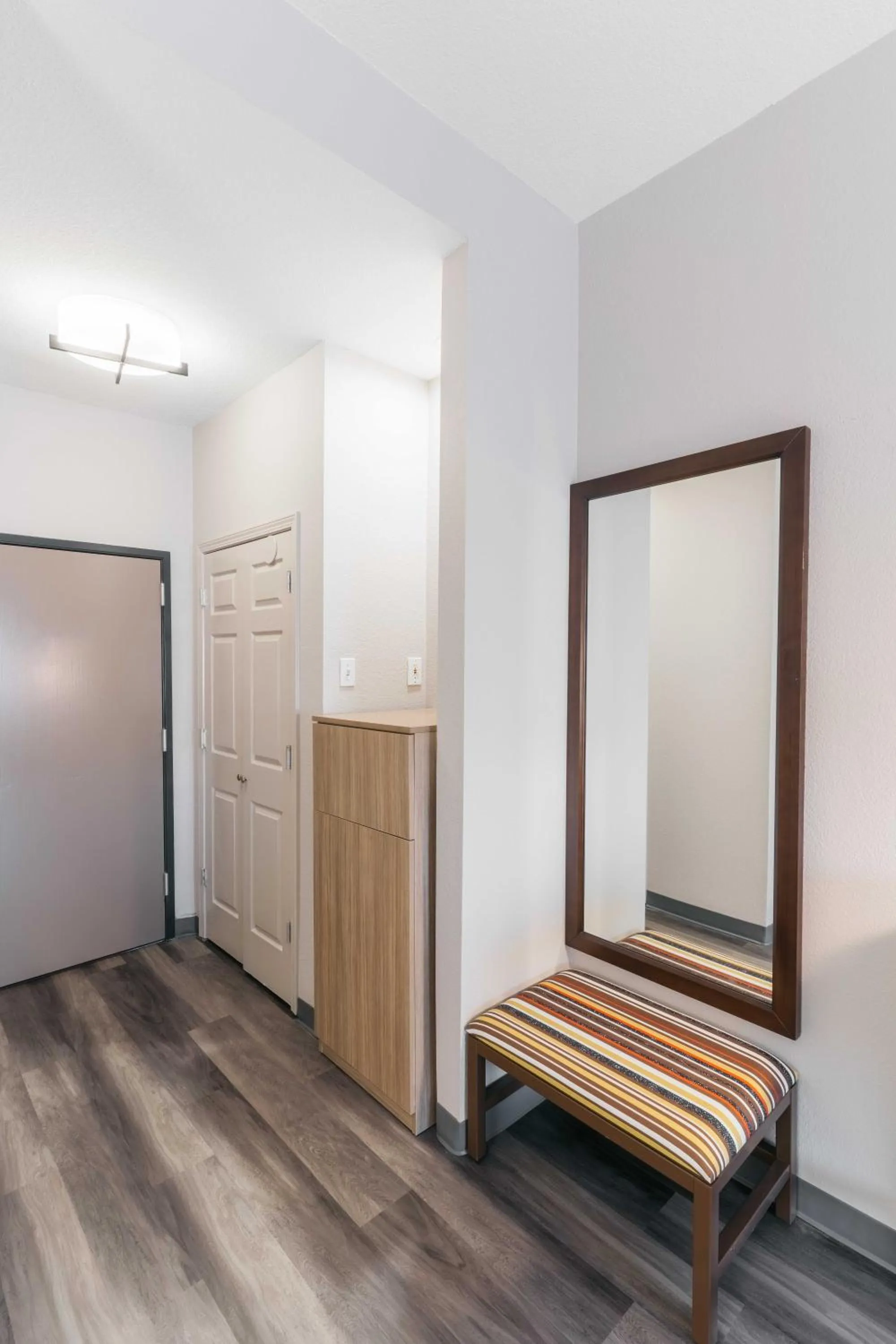 Queen Room with Two Queen Beds in Country Inn & Suites by Radisson, Wolfchase-Memphis, TN