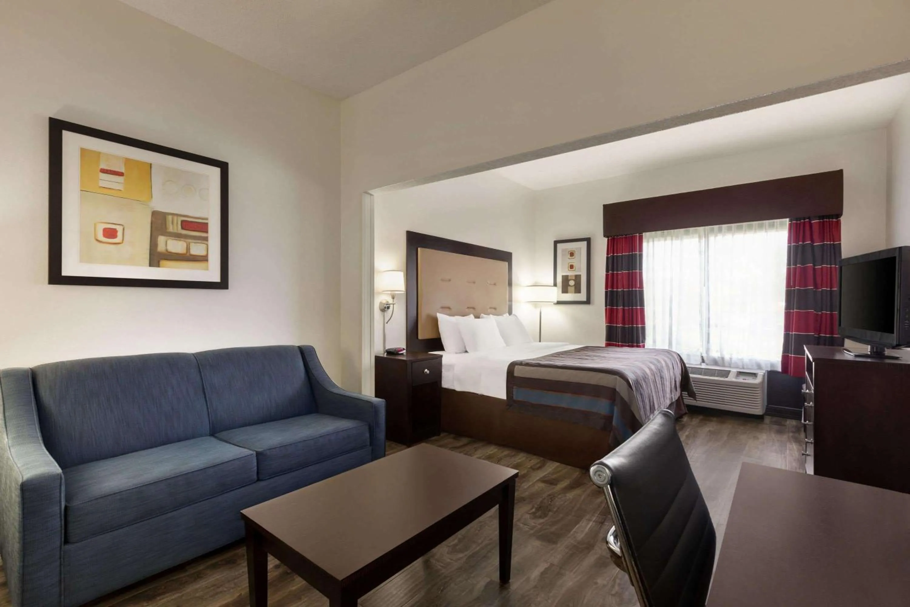 Deluxe King Room - Non-Smoking in Wingate By Wyndham Montgomery
