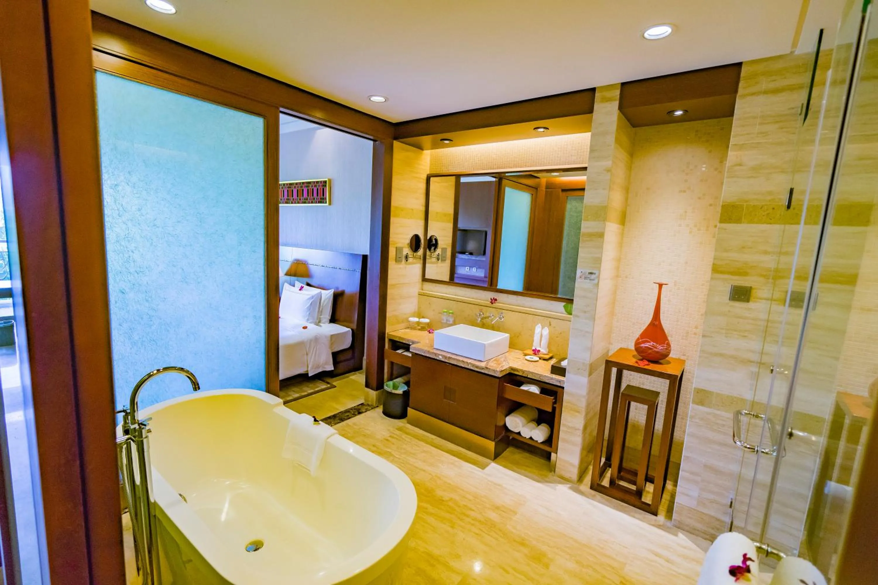 Standard Twin Room in Grand Metropark Villa Resort Sanya Yalong Bay
