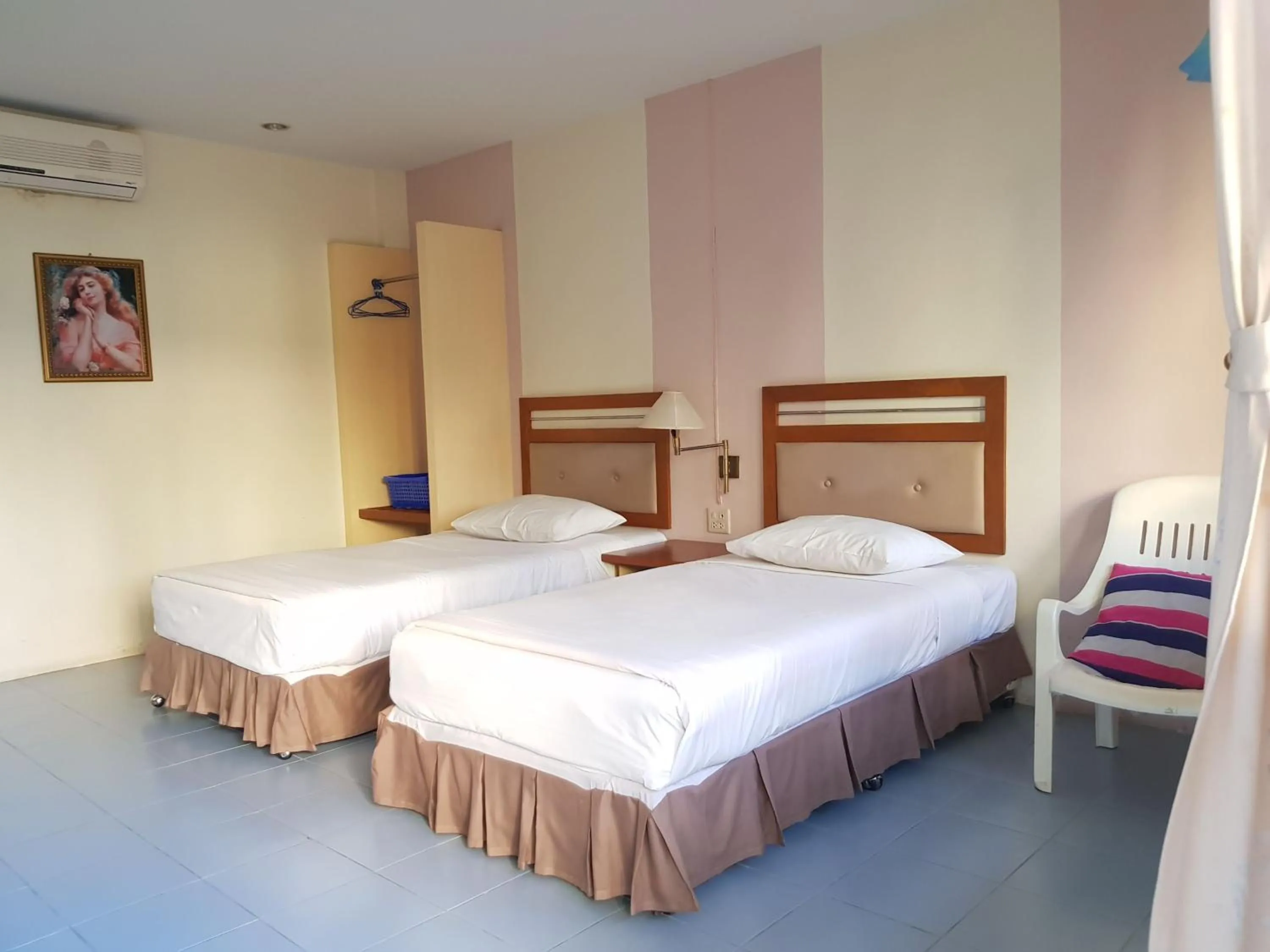 Standard Twin Room in Casa Holiday Hotel SHA