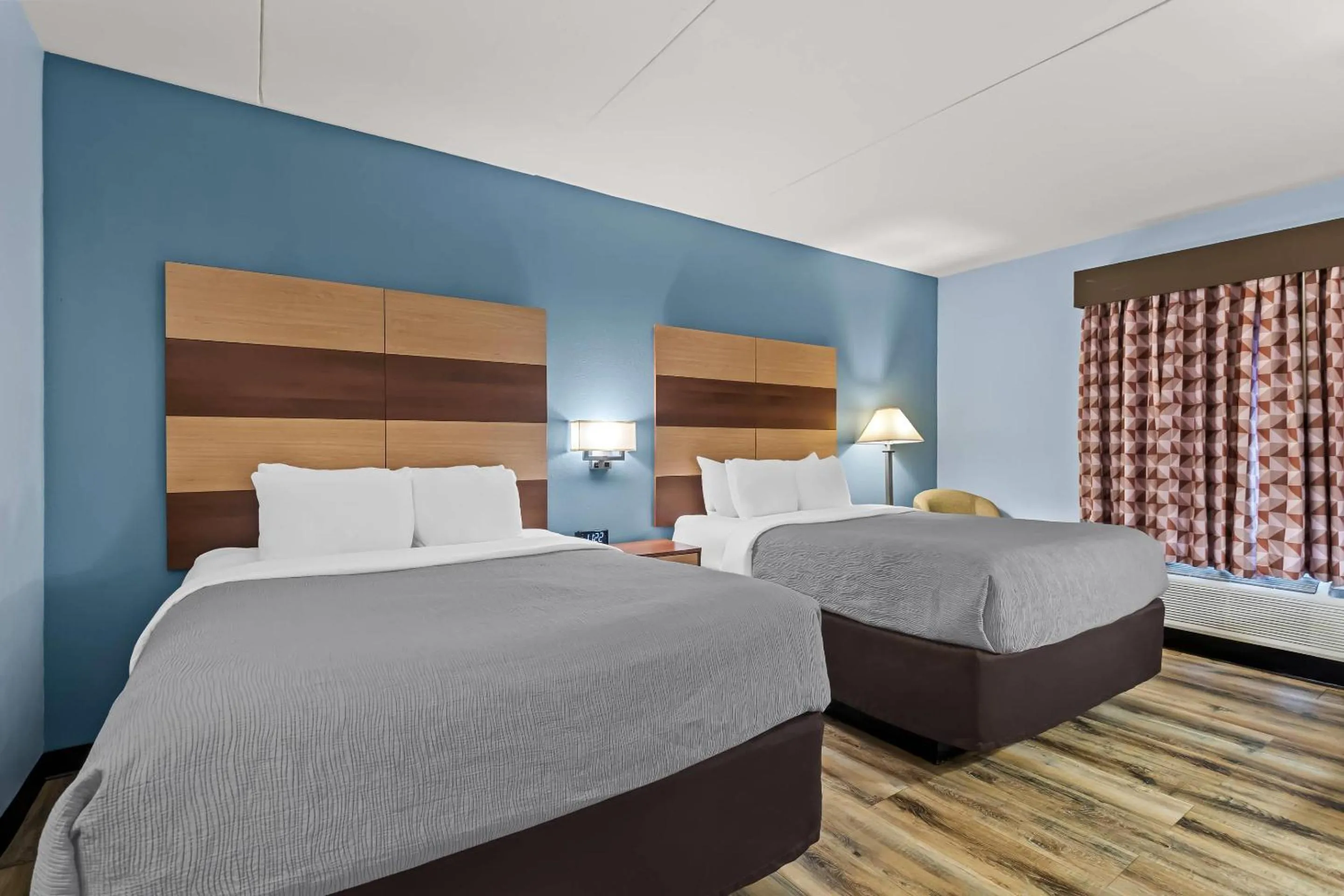 Queen Room with Two Queen Beds - Non-Smoking in Quality Inn Hixson-Chattanooga