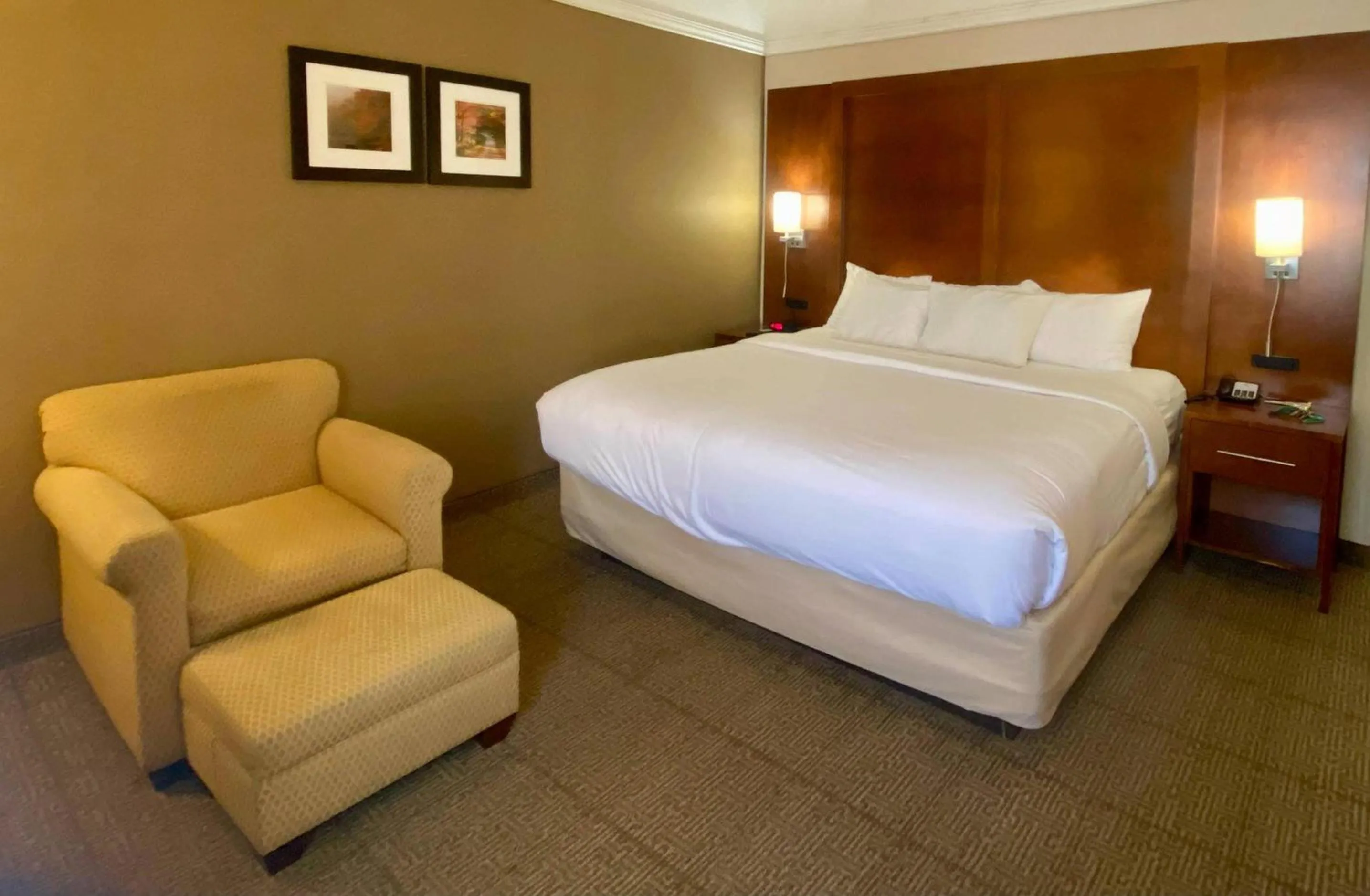 King Room - Non-Smoking in Comfort Inn Rutland - Killington