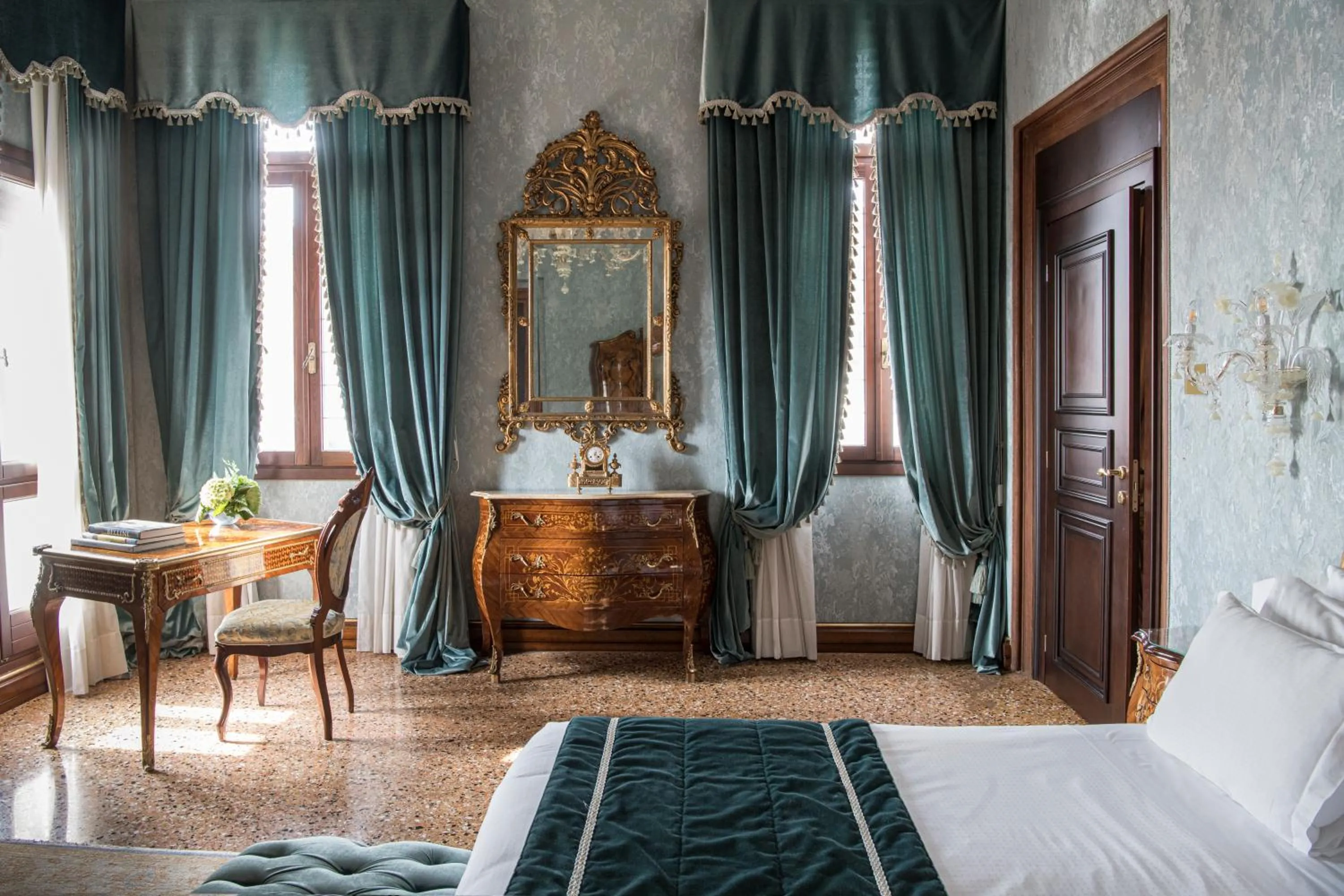 Presidential Suite in Hotel Nani Mocenigo Palace