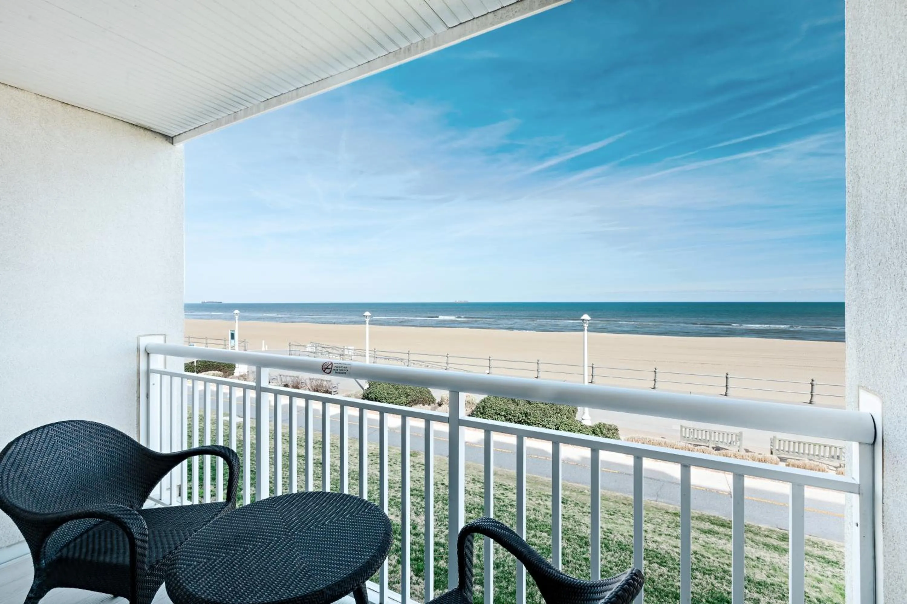 Deluxe Suite in Ocean Sands Resort, Oceanfront, Virginia Beach by Vacatia
