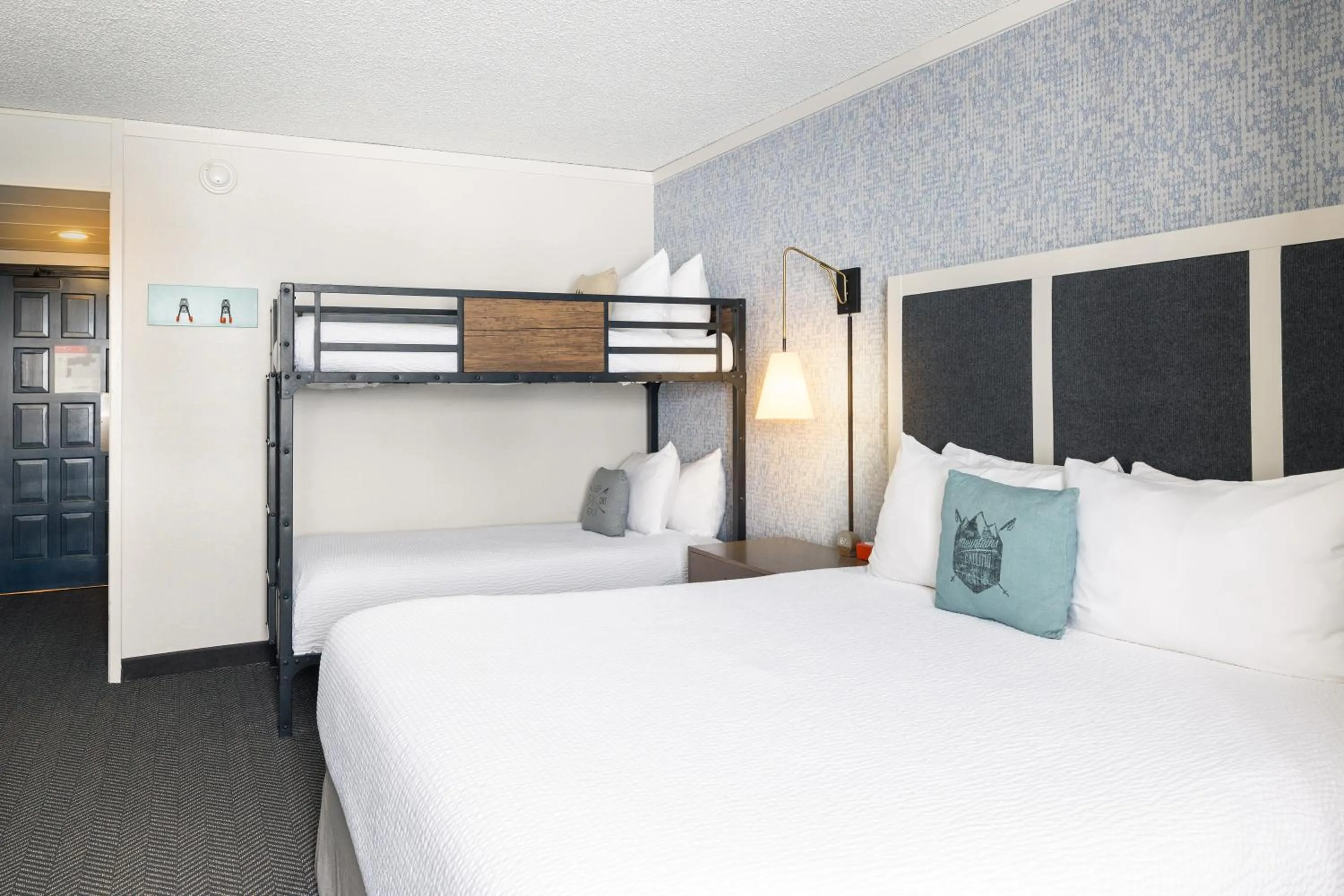 King with bunk beds in Gravity Haus Steamboat