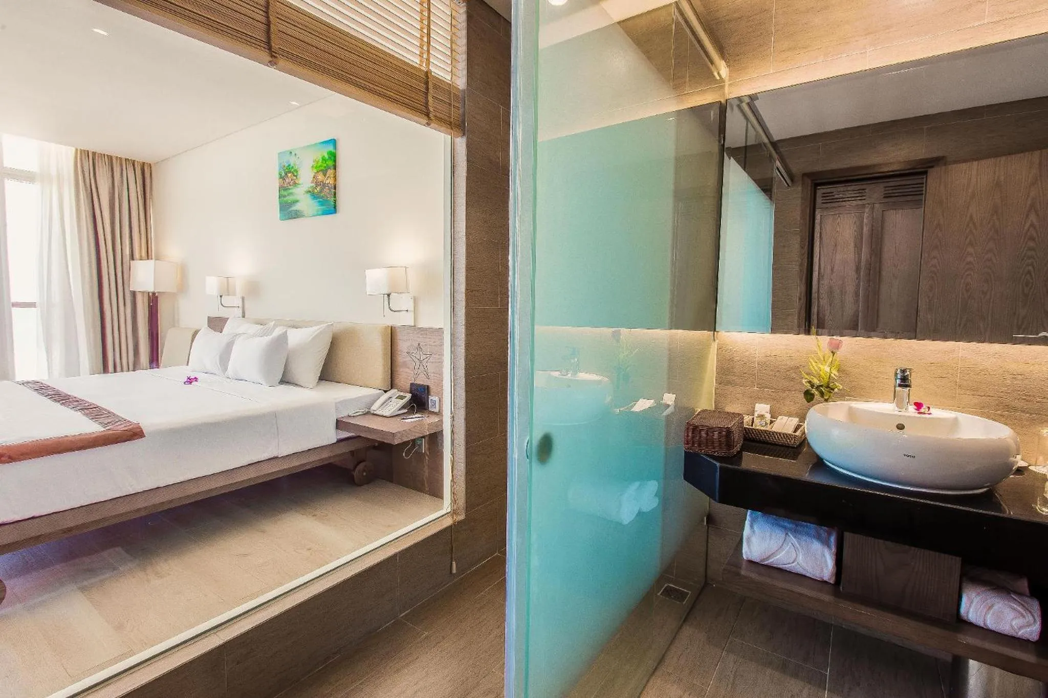 Premium Deluxe Twin Room with Balcony - Garden View in Sandy Beach Non Nuoc Resort