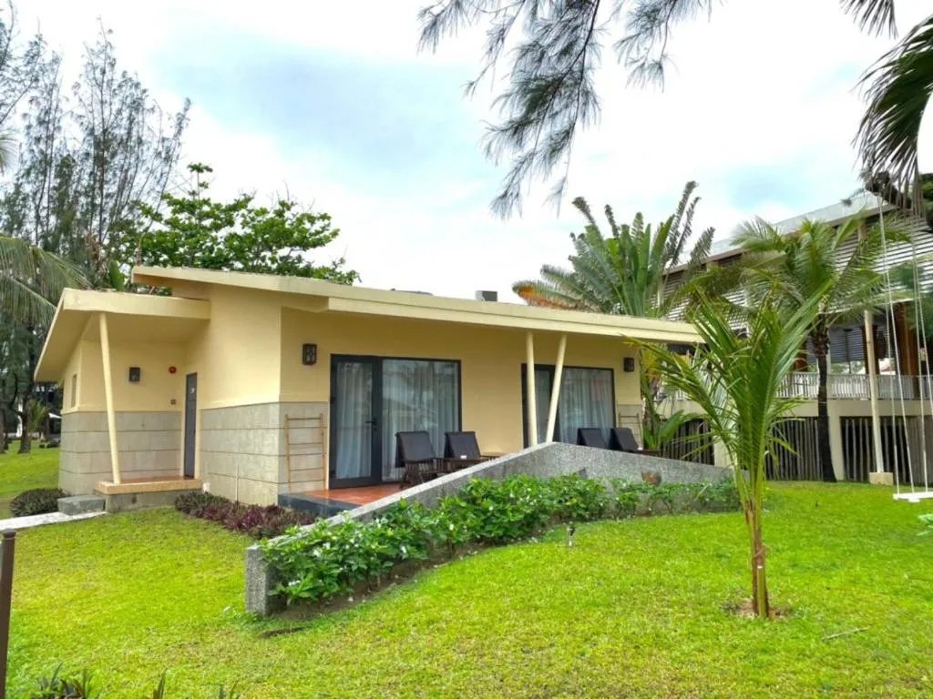 Garden Bungalow Twin Room with Terrace	 in Sandy Beach Non Nuoc Resort