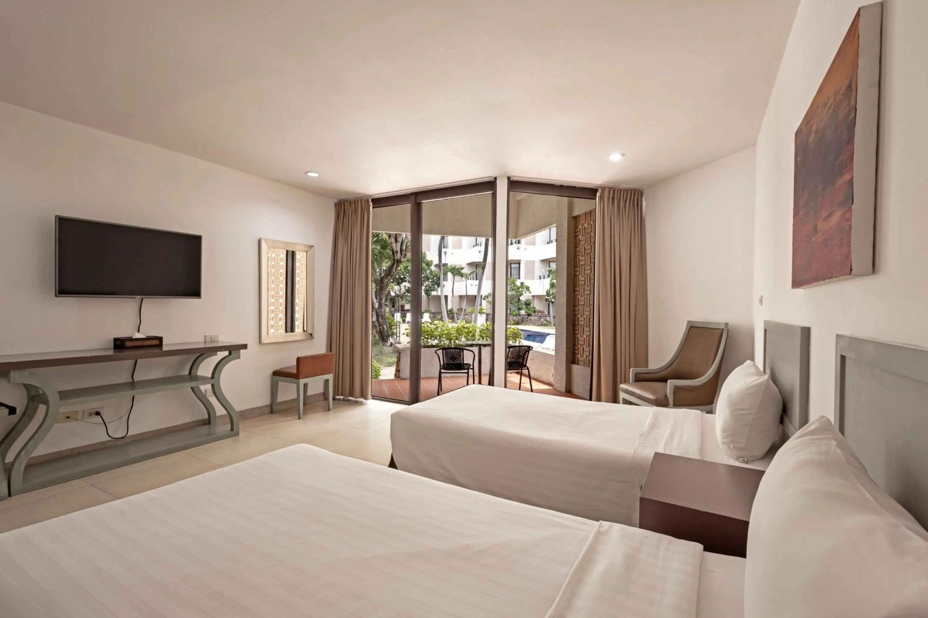 Premier Garden Access Twin in Hotel Tropicana Pattaya