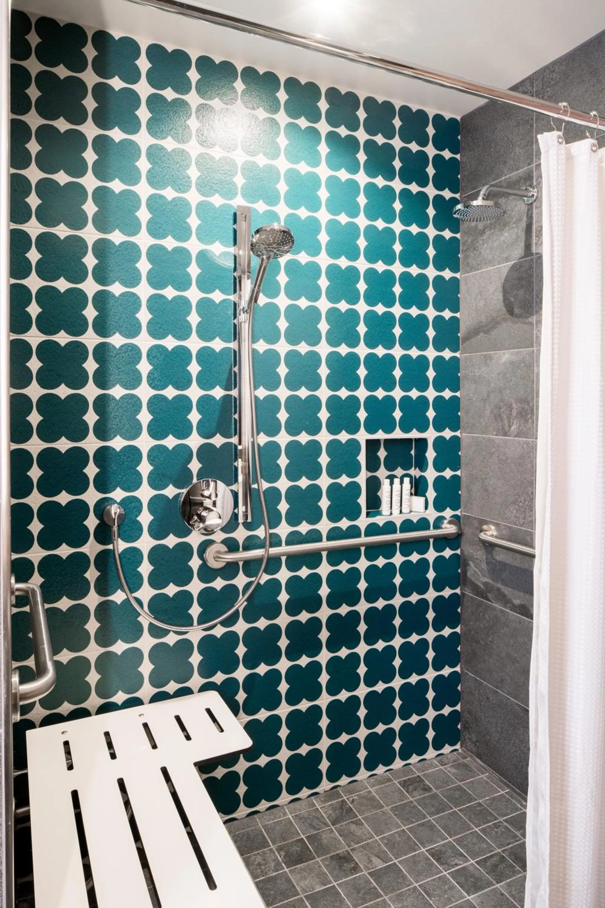 King Room with Roll-in Shower - Mobility and Hearing Accessible/High Floor in Hotel Nia, Autograph Collection