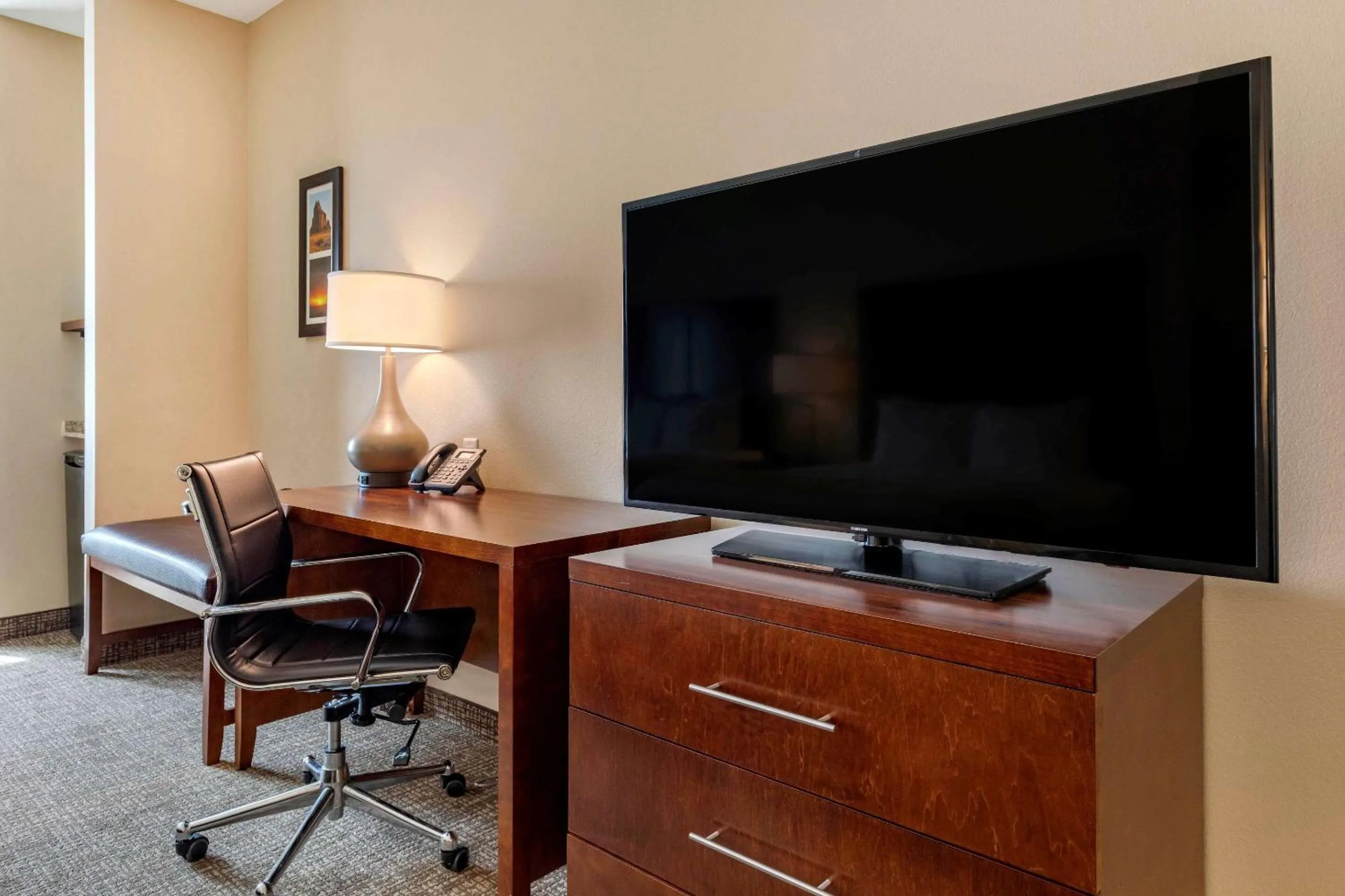 King Room - Accessible/Non-Smoking in Comfort Inn & Suites