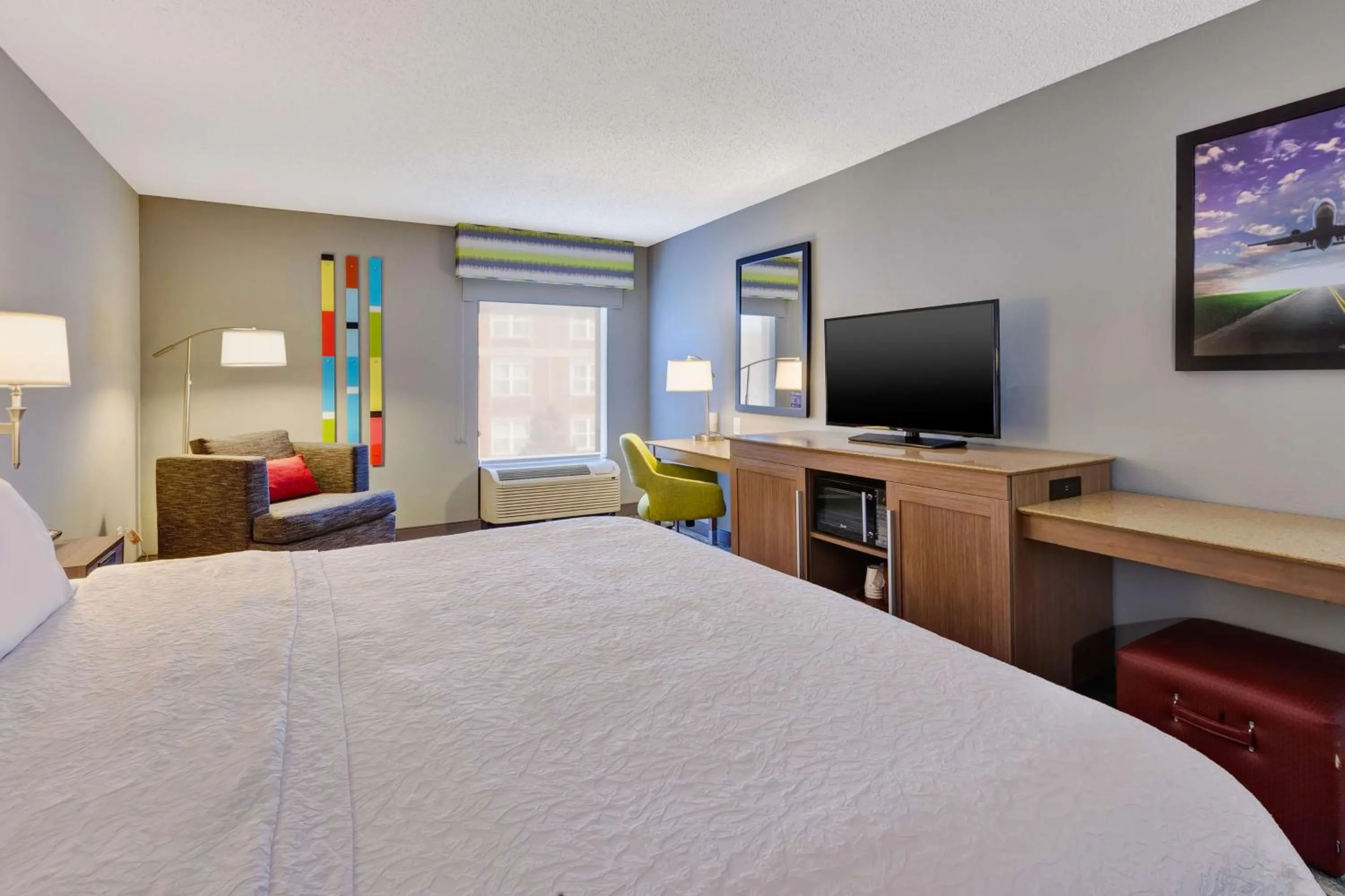 King Room with King Bed - Non-Smoking in Hampton Inn Cincinnati Airport-North