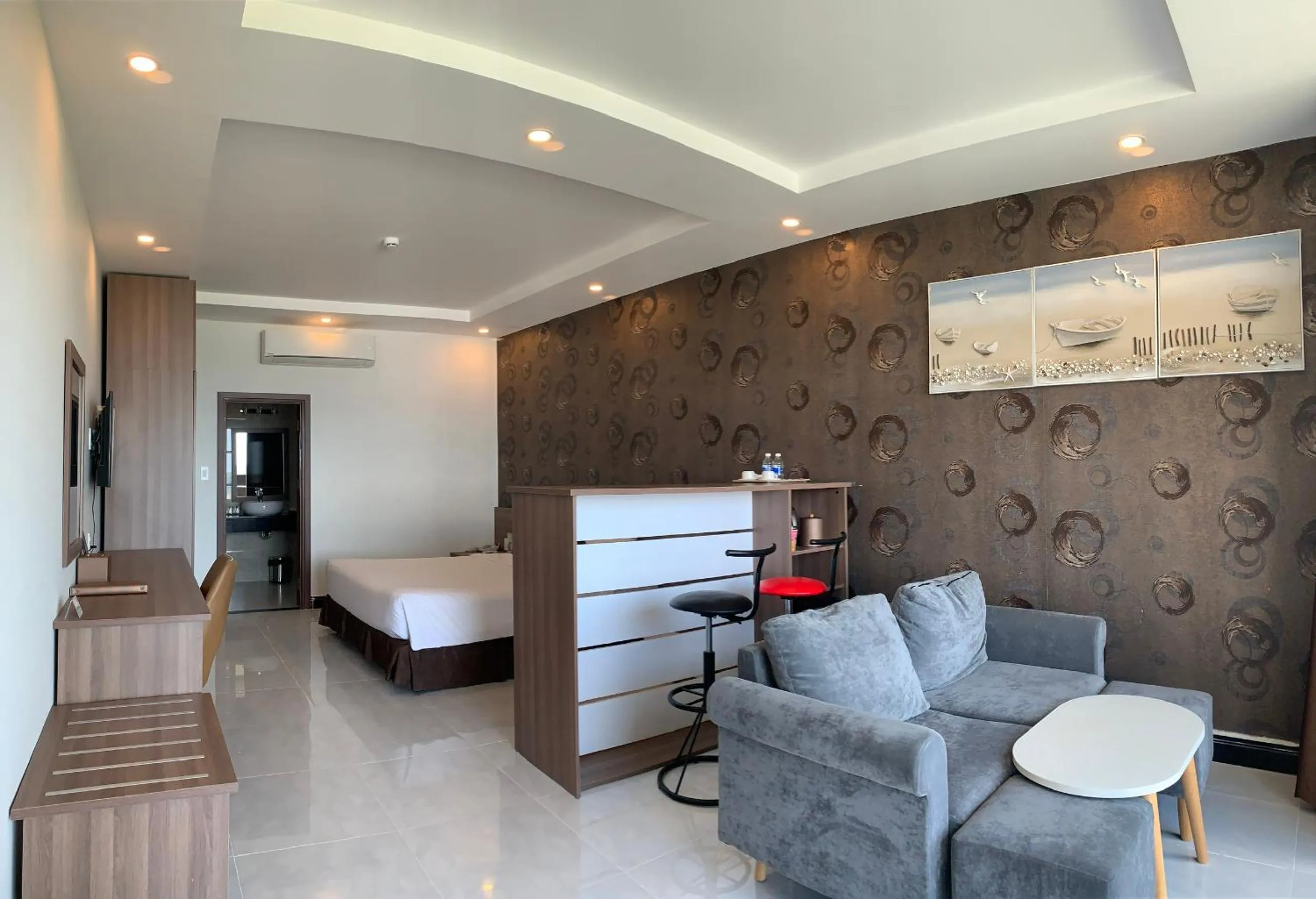 Suite with City View in Phung Hung Boutique Hotel