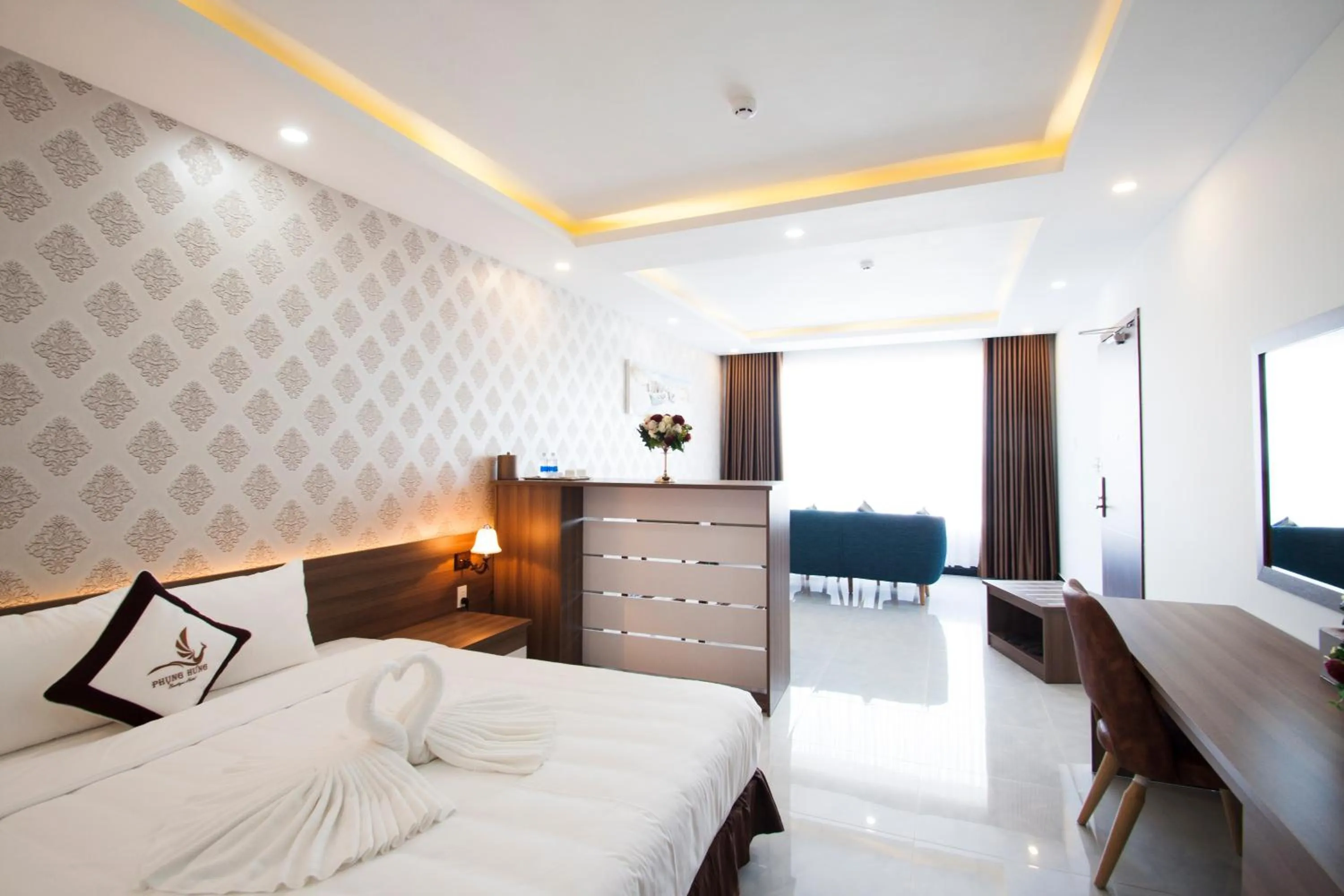 Suite with Sea View in Phung Hung Boutique Hotel