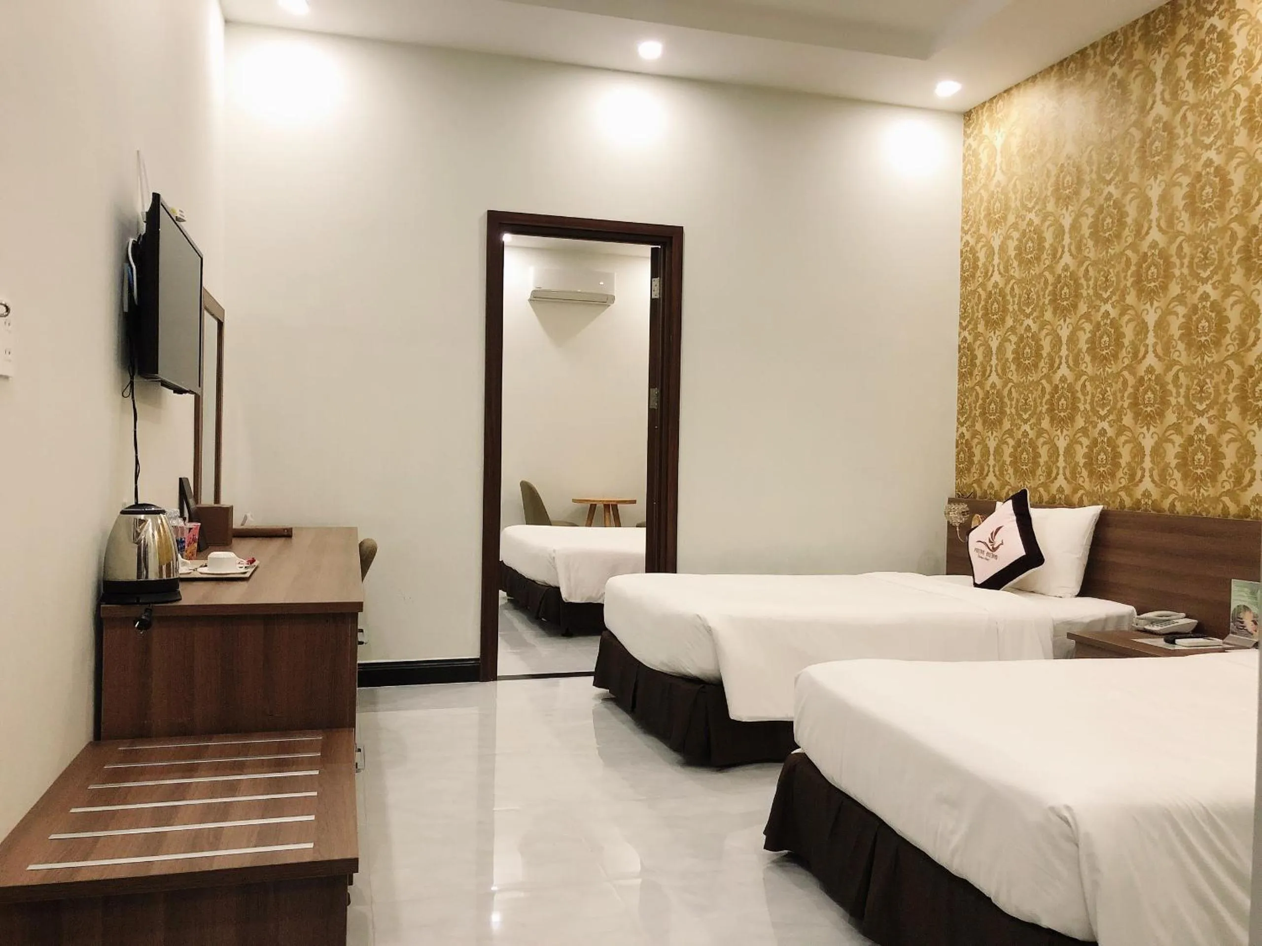 Deluxe Family Room in Phung Hung Boutique Hotel