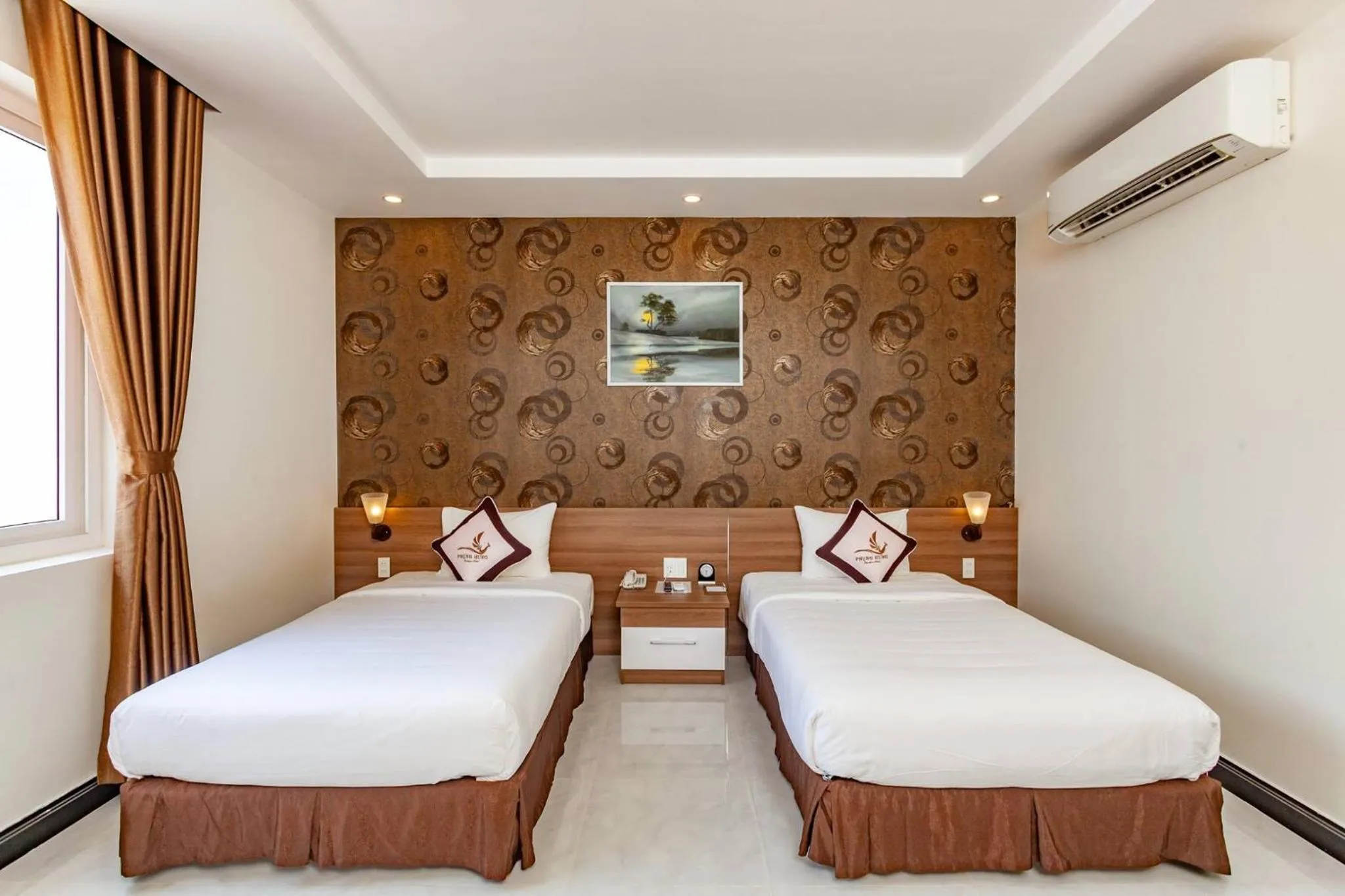 Deluxe Twin Room in Phung Hung Boutique Hotel
