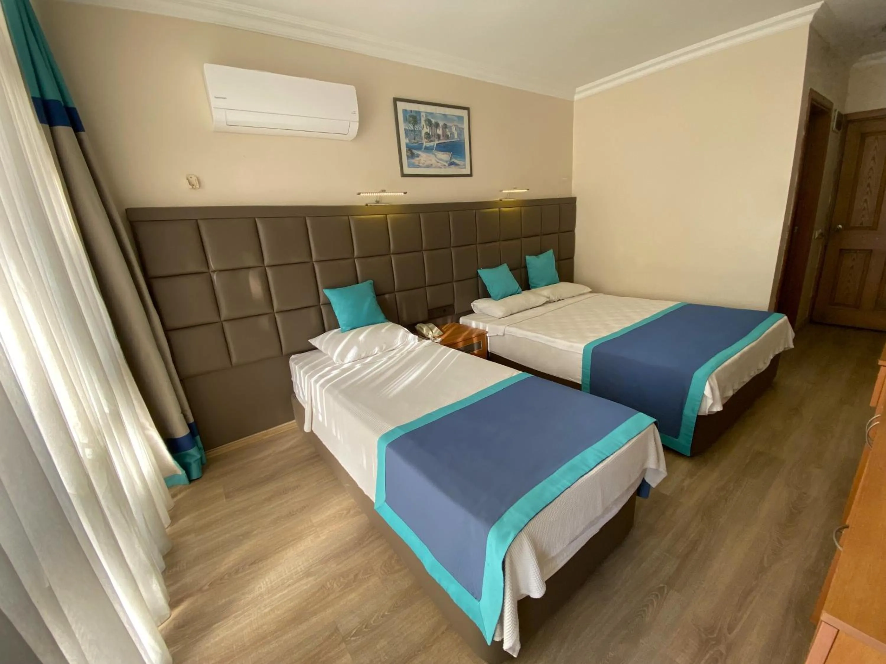 Large Double Room in Prima Hotel