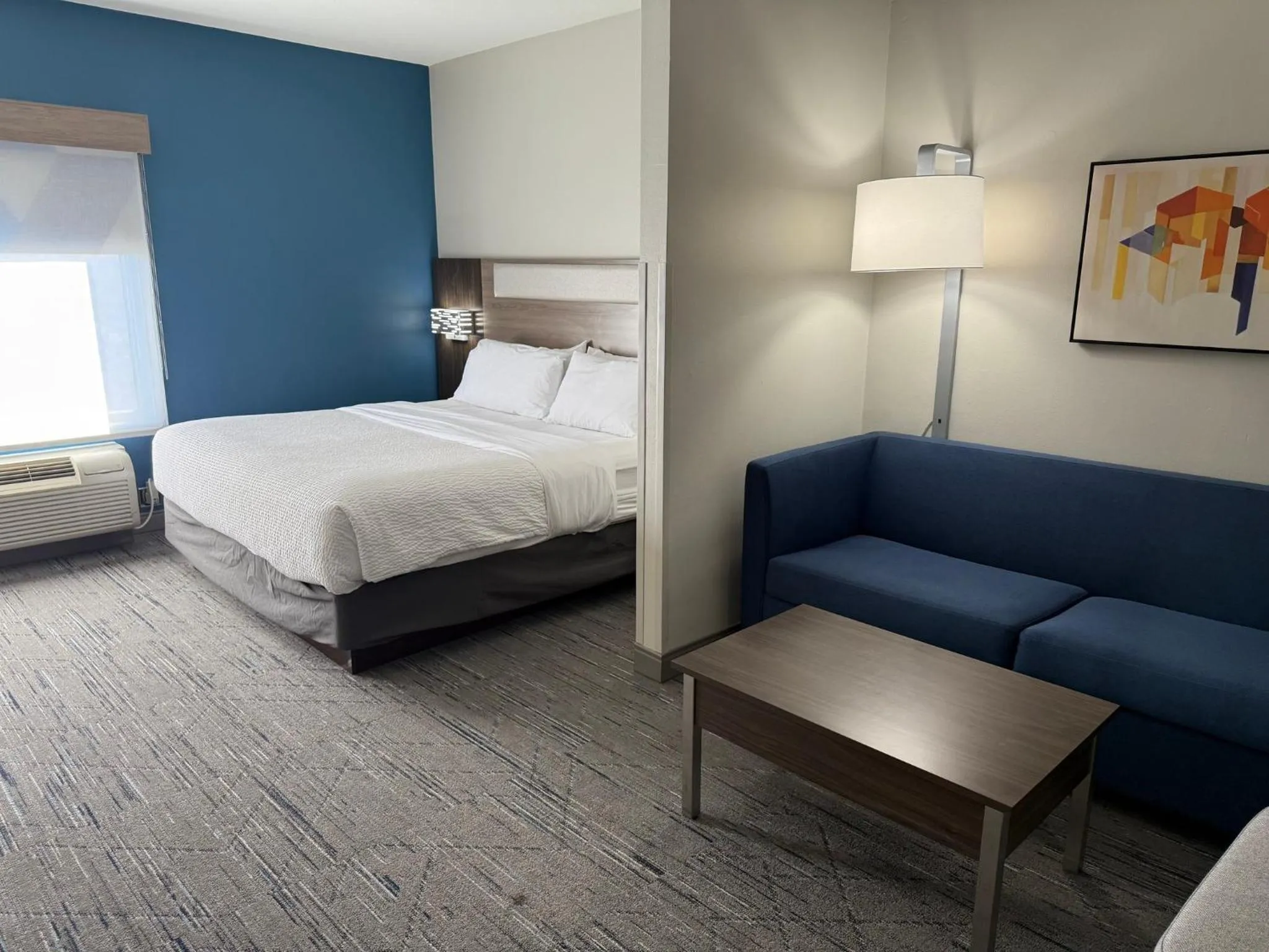 King Suite in Holiday Inn Express Topeka North by IHG