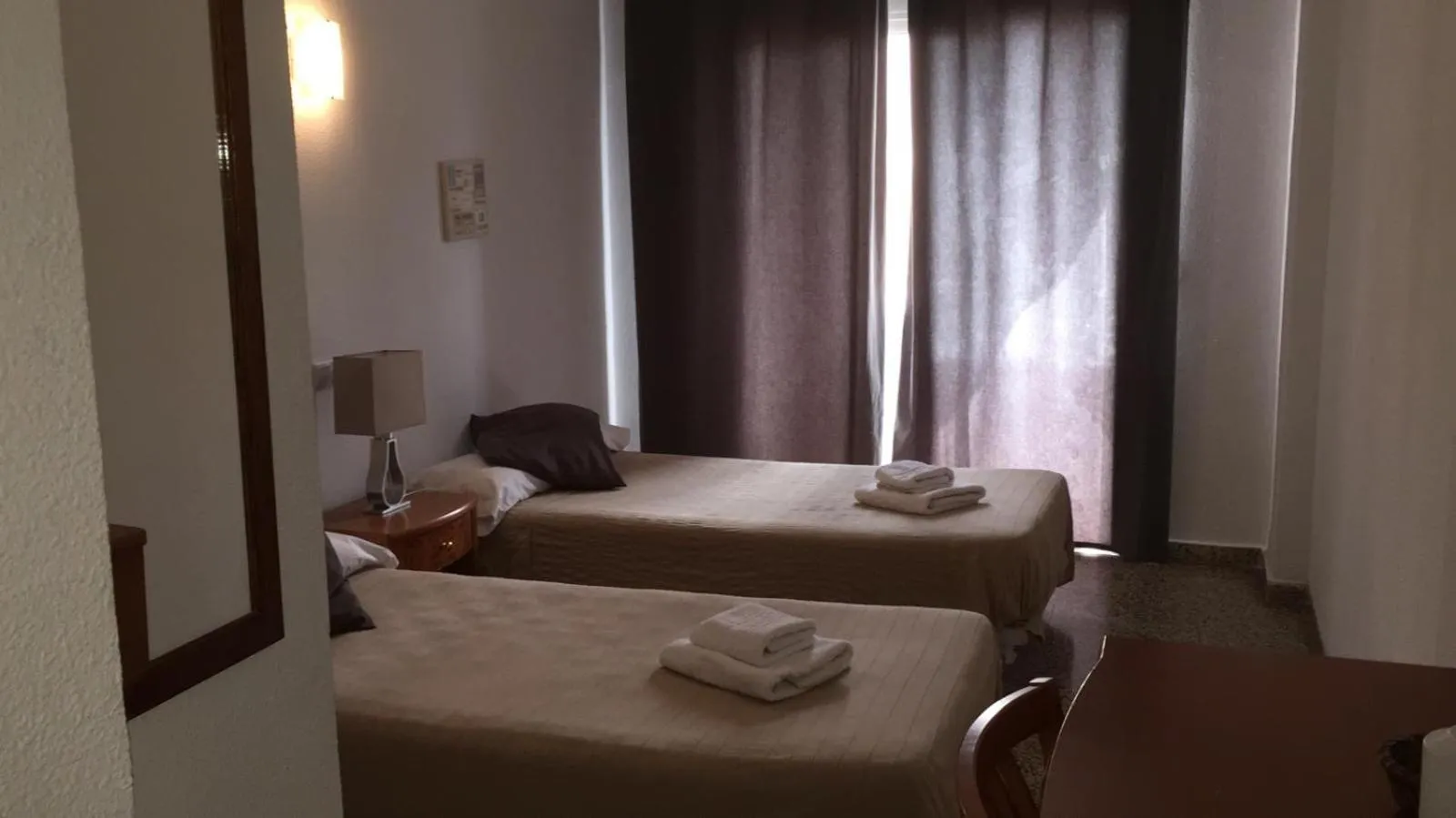 Twin Room in Hostal Tierramar