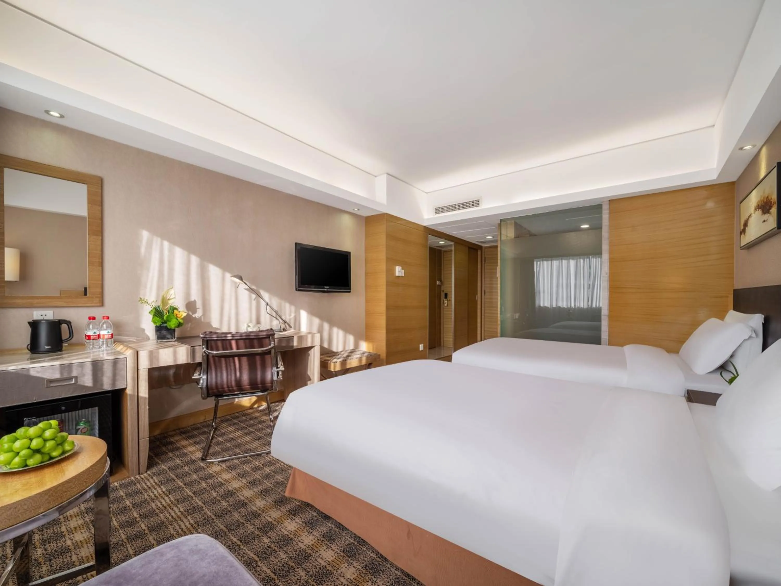 Deluxe Twin Room in Grand Skylight Hotel Shenzhen Zhonghang