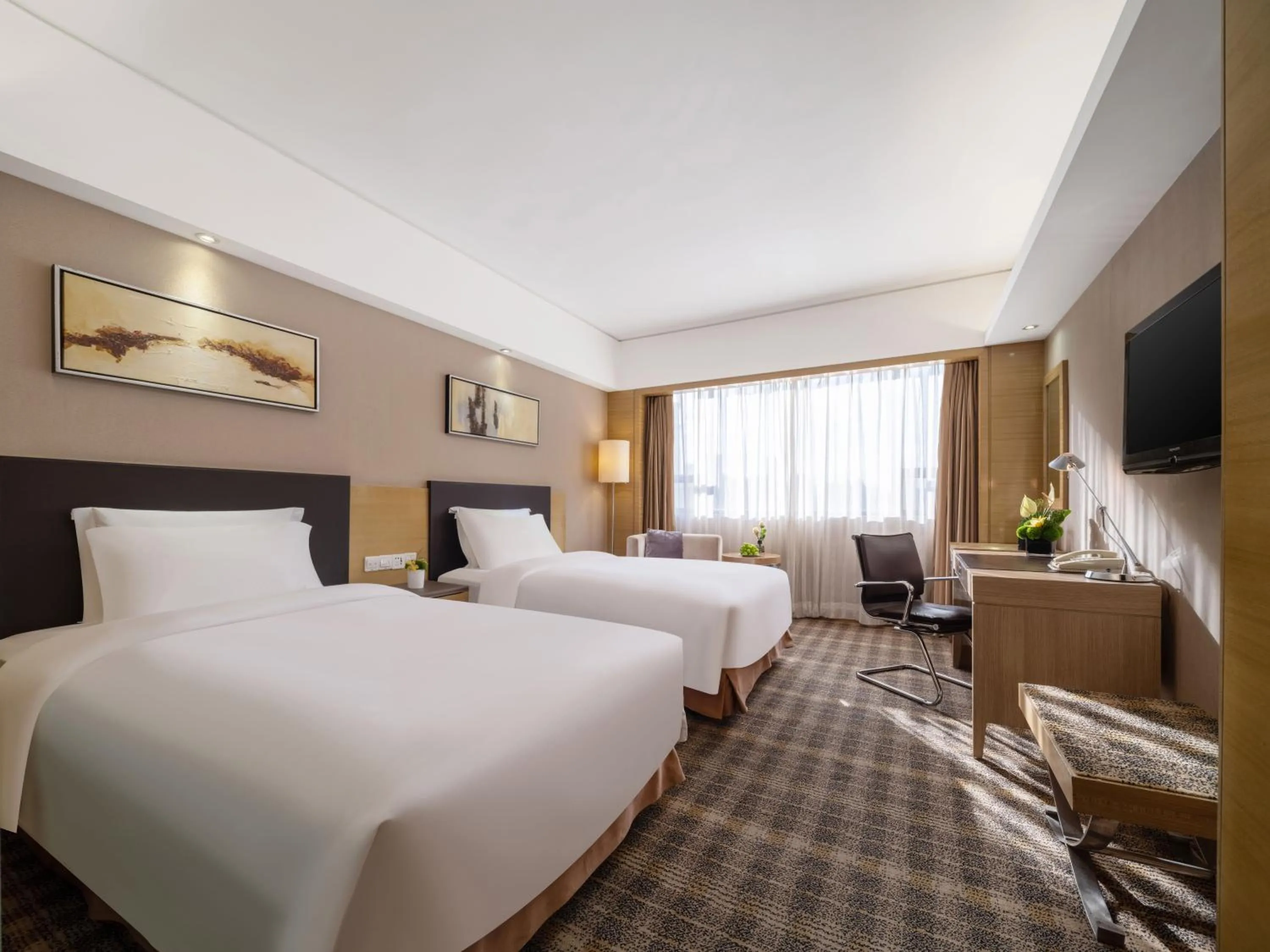 Superior Twin Room in Grand Skylight Hotel Shenzhen Zhonghang