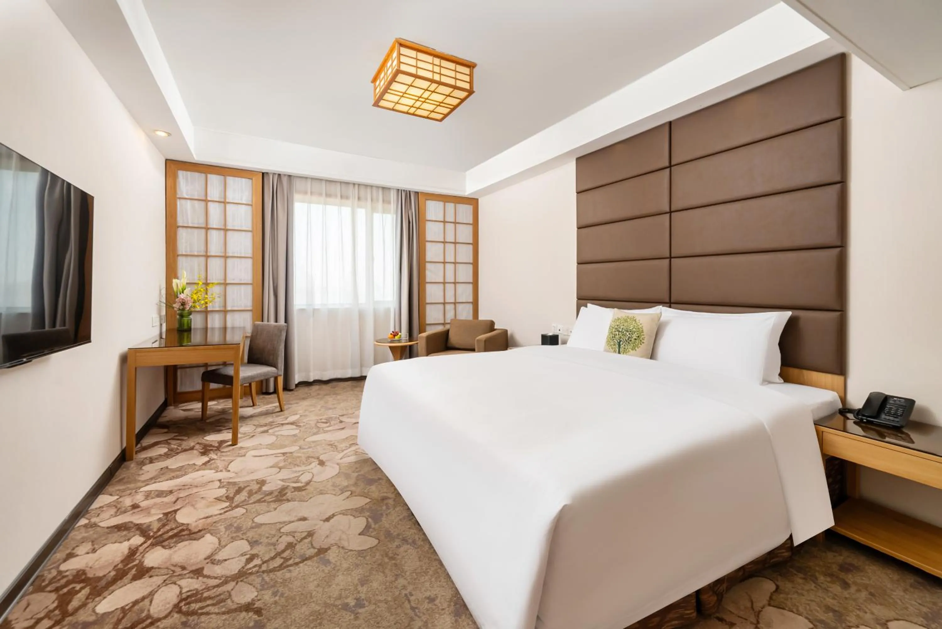 Superior Double Room in GuangDong Hotel Shanghai - Free Self-service Laundry