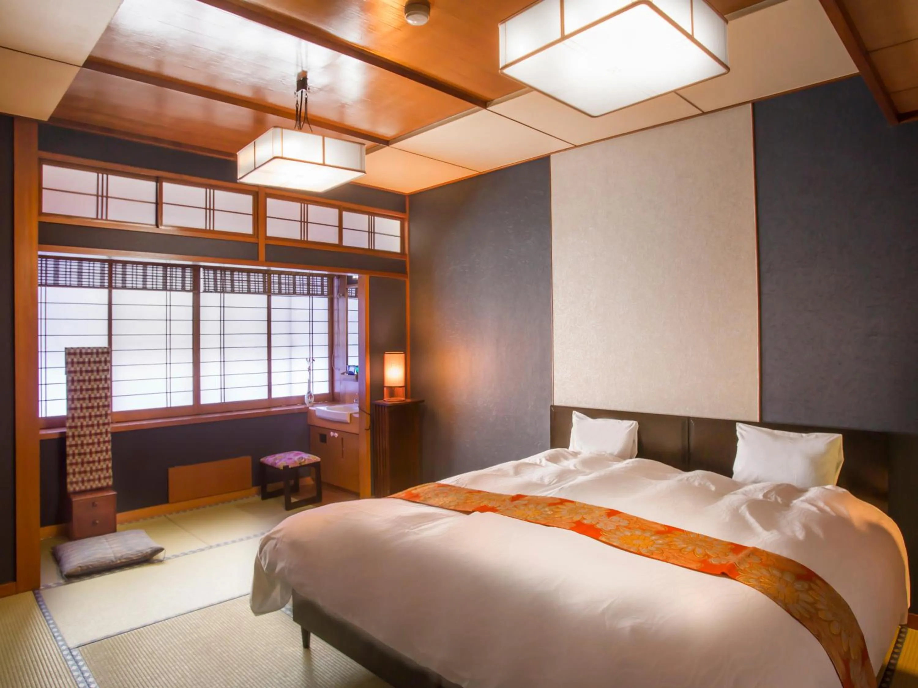 Japanese-Style Twin Room with Tatami Mat - Breakfast and Seasonal Kaiseki Dinner Included in Kinosaki Onsen Hanakouji Saigetsu