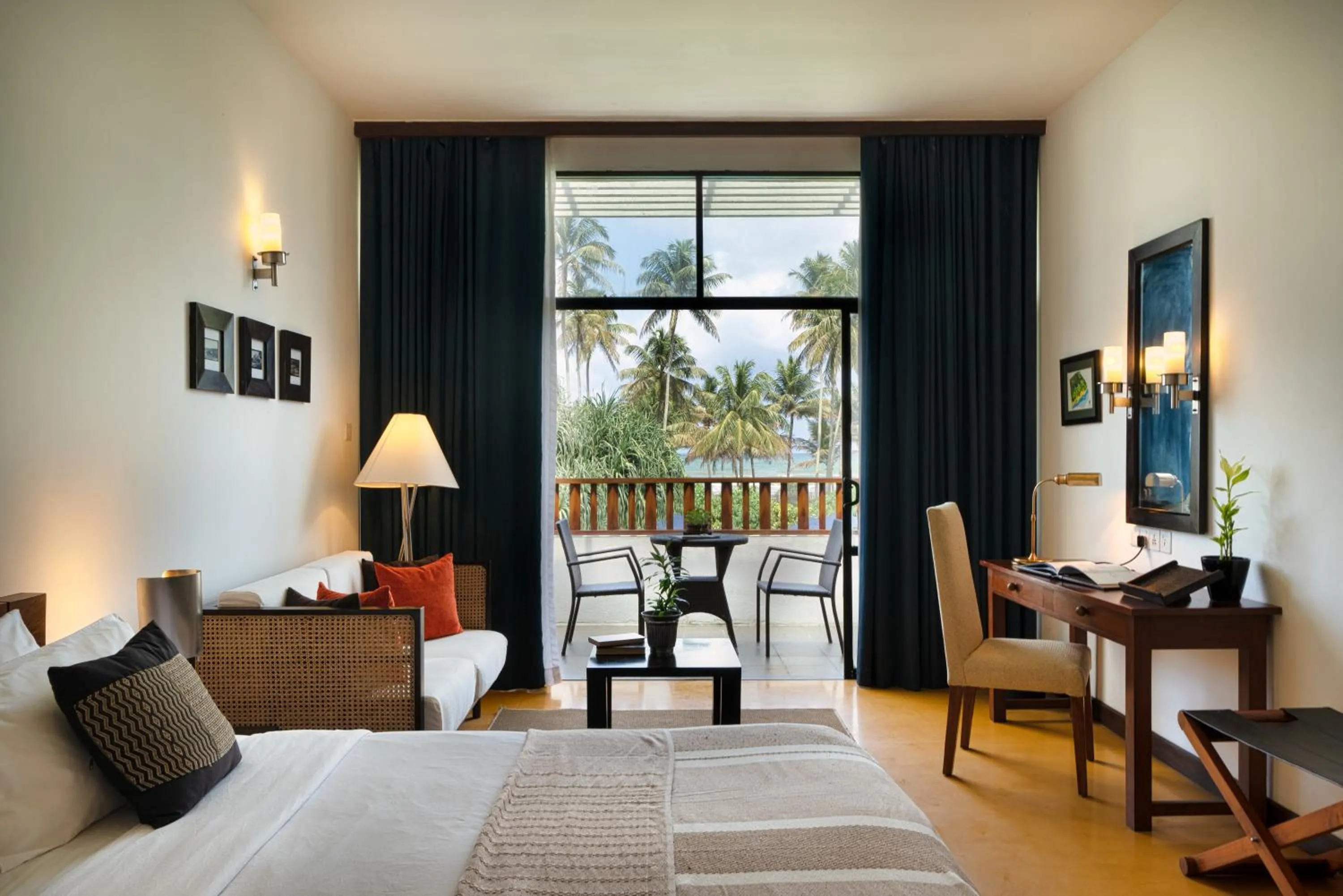 Deluxe Room with Sea View – 15% Discount on Food and Beverages in The Blue Water - Geoffrey Bawa Heritage Resort Hotel