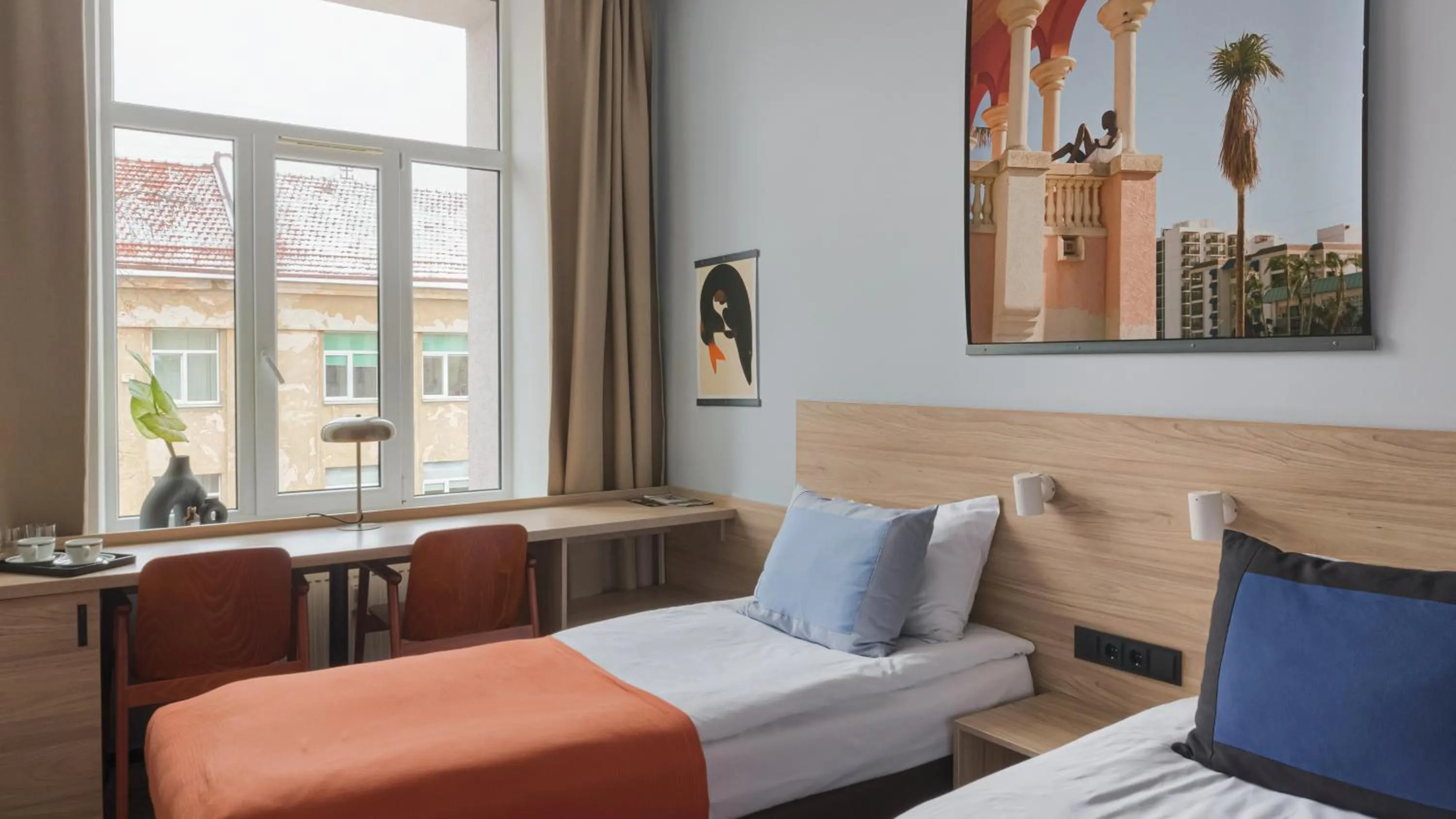 Refurbished Standard Twin Room in Corner Hotel