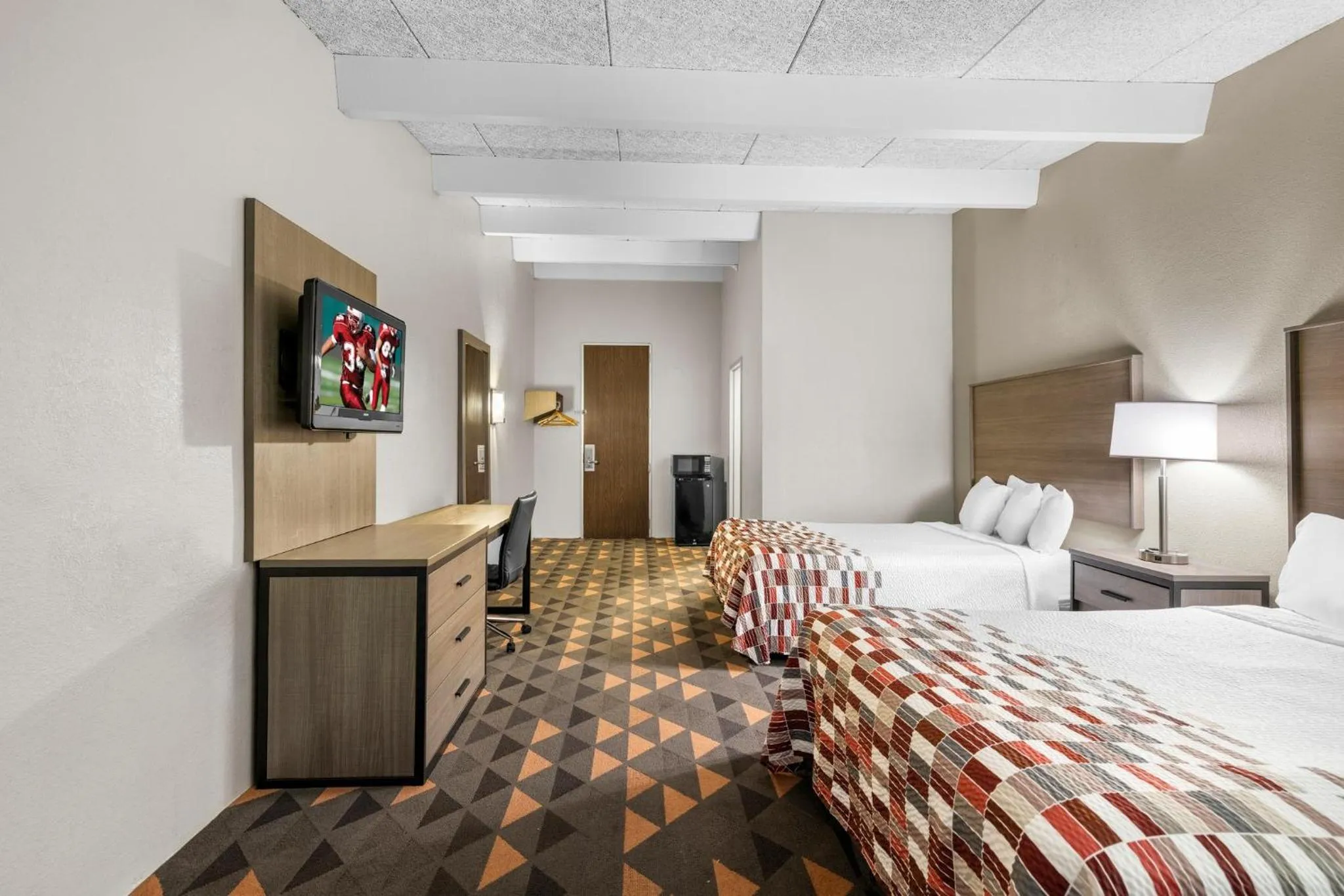 Deluxe Room with Two Double Beds Non-Smoking in Red Roof Inn Niagara Falls