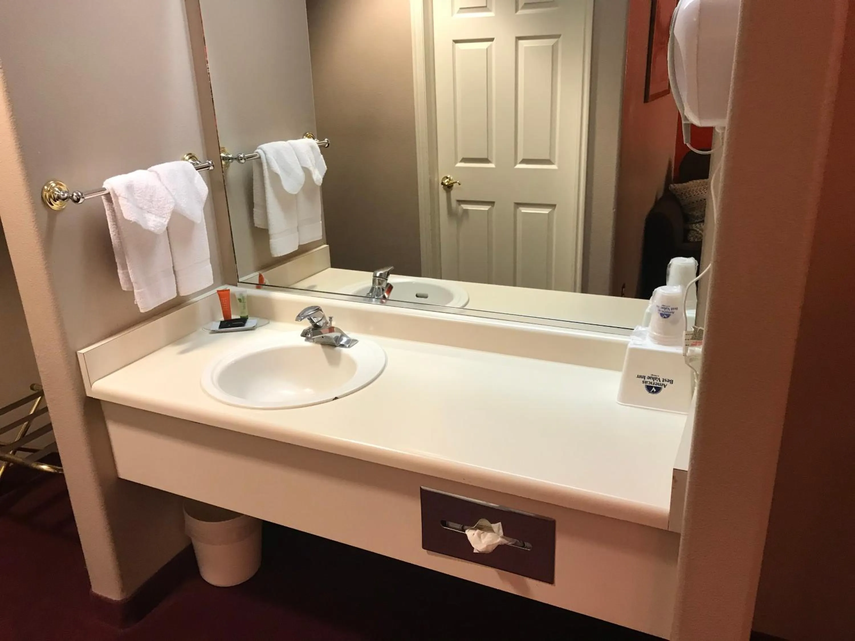 King Room in Americas Best Value Inn Cedar City