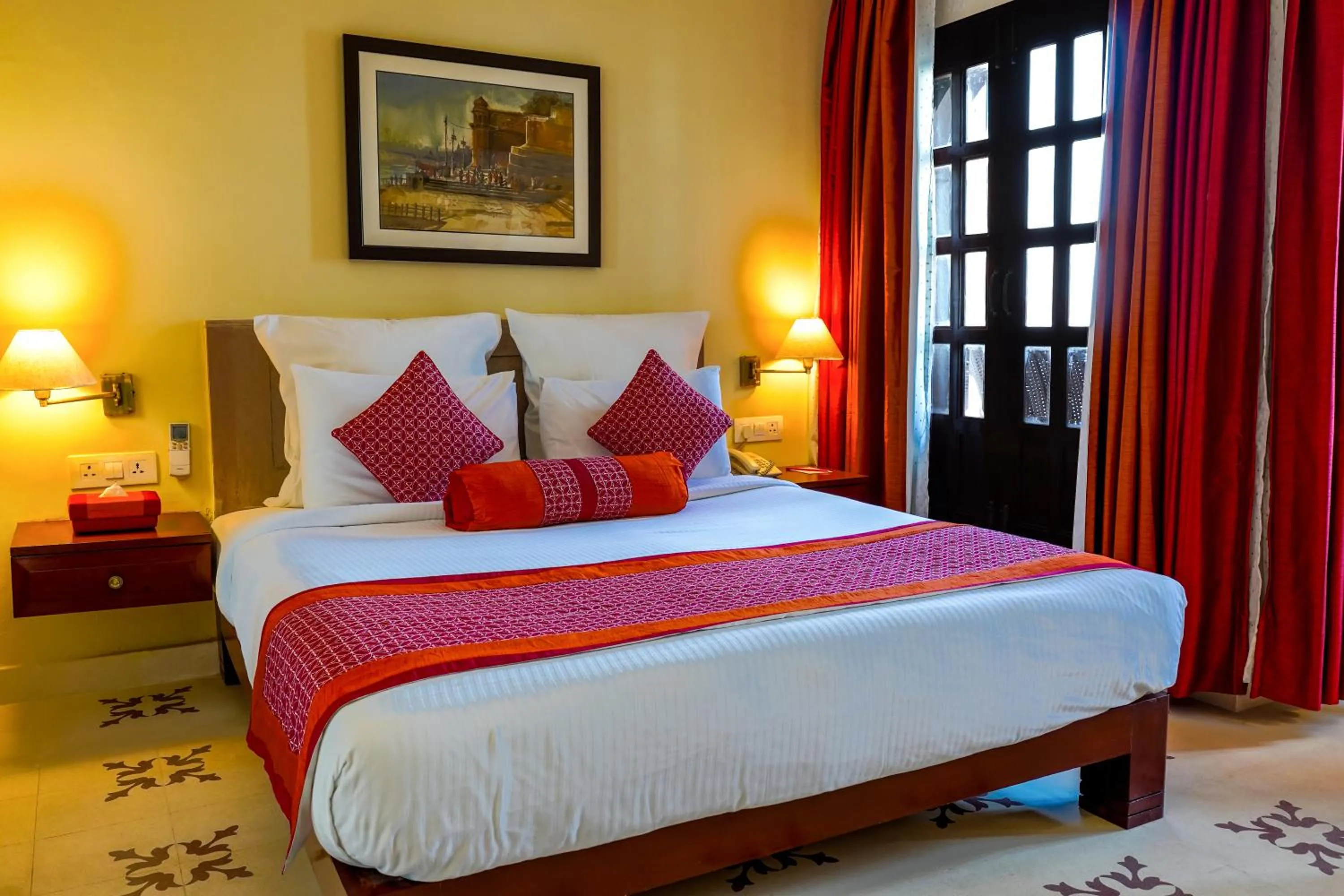 Deluxe Double Room River View with complimentary Mini Bar - single occupancy in Guleria Kothi at Ganges