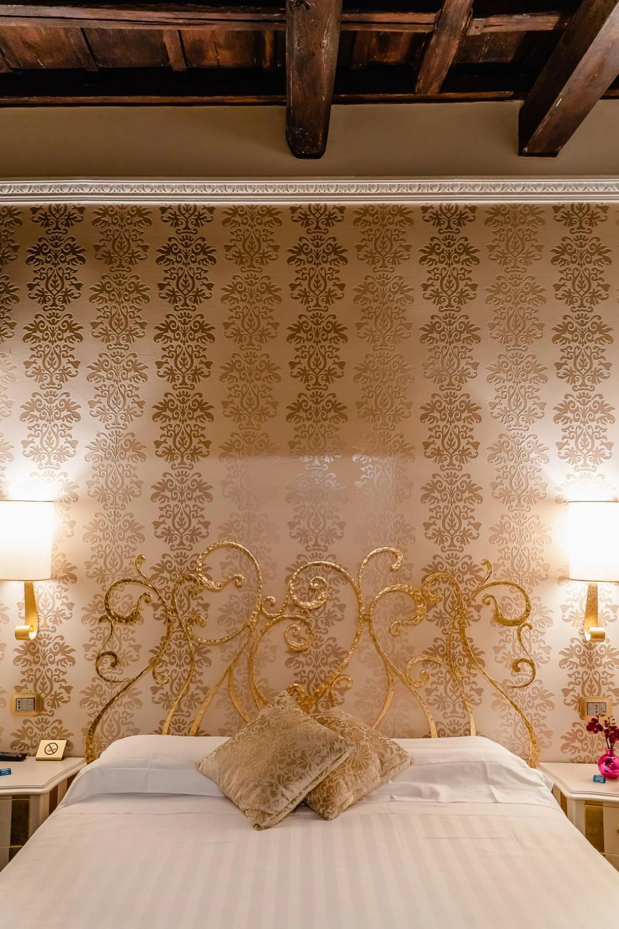 Small Double Room in Locanda Del Sole-Roma Piazza Di Spagna Ripetta