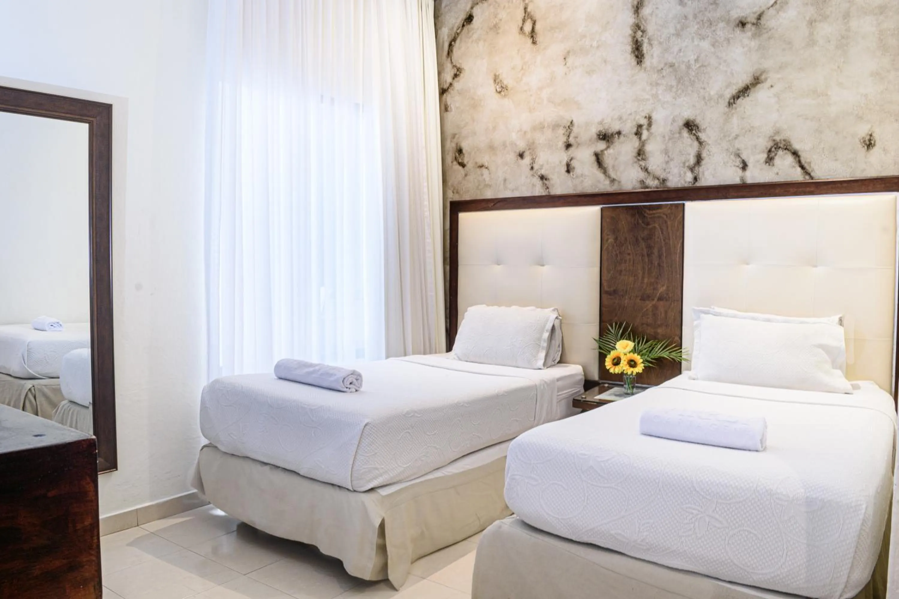 Economy Twin Room in Hotel Virrey Cartagena