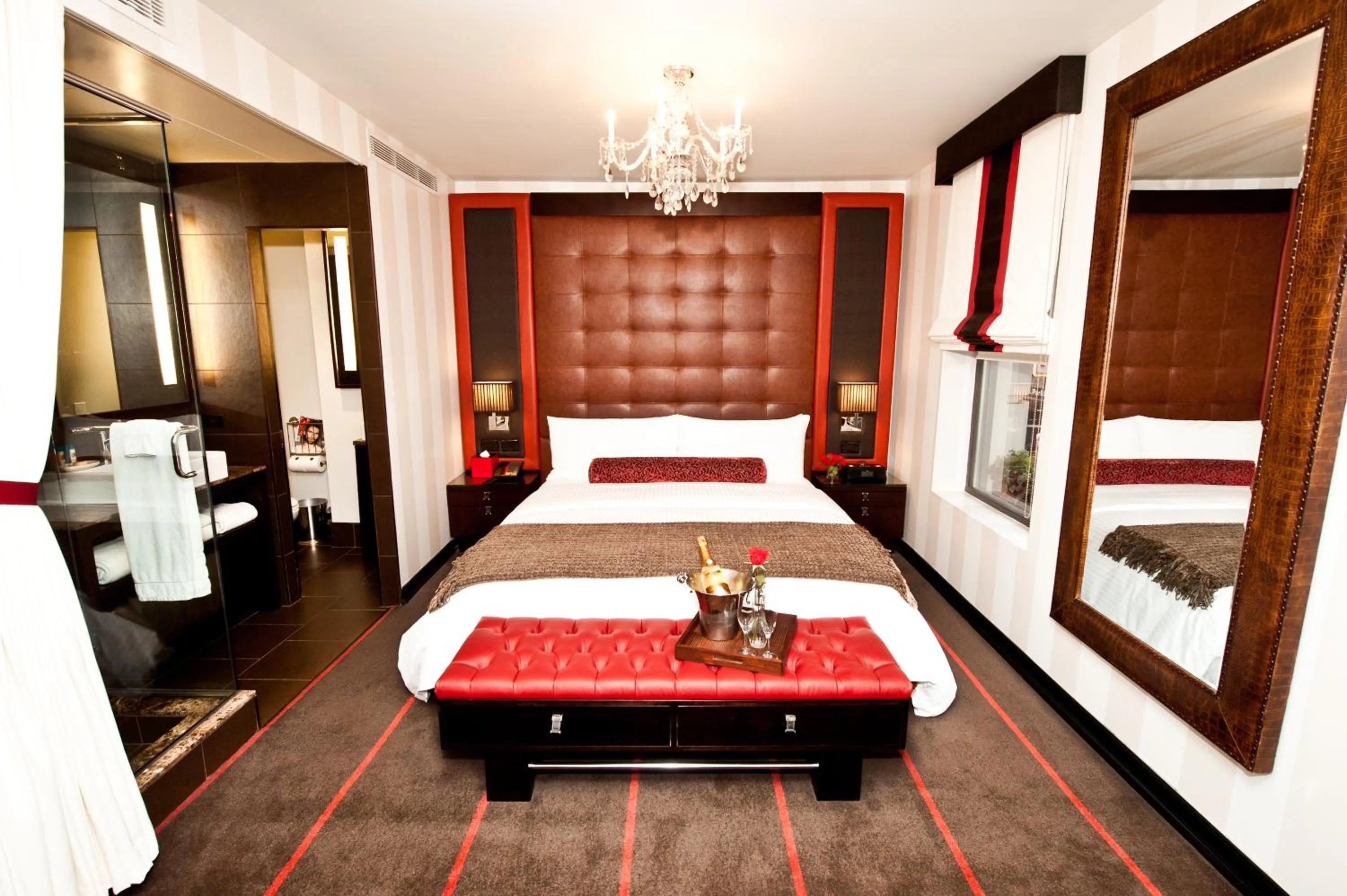 Deluxe King Room in Sanctuary Hotel New York