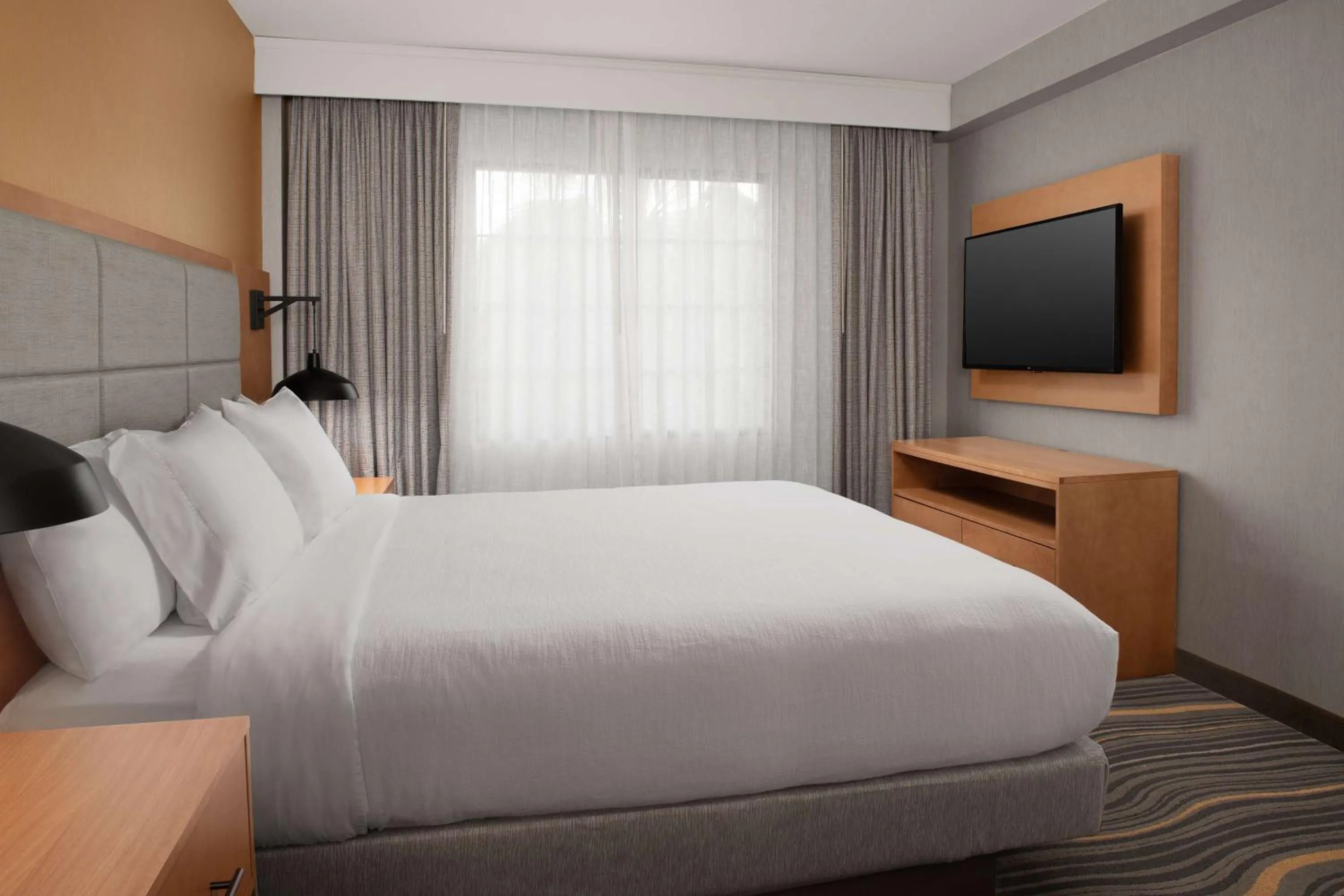 One-Bedroom Apartment in Embassy Suites La Quinta Hotel & Spa