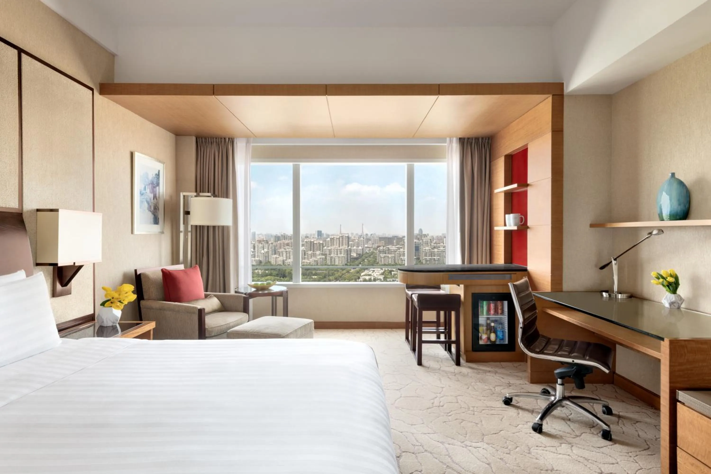 Club King Room in Kerry Hotel Pudong, Shanghai - Indoor Connecting to Shanghai New International Expo Centre