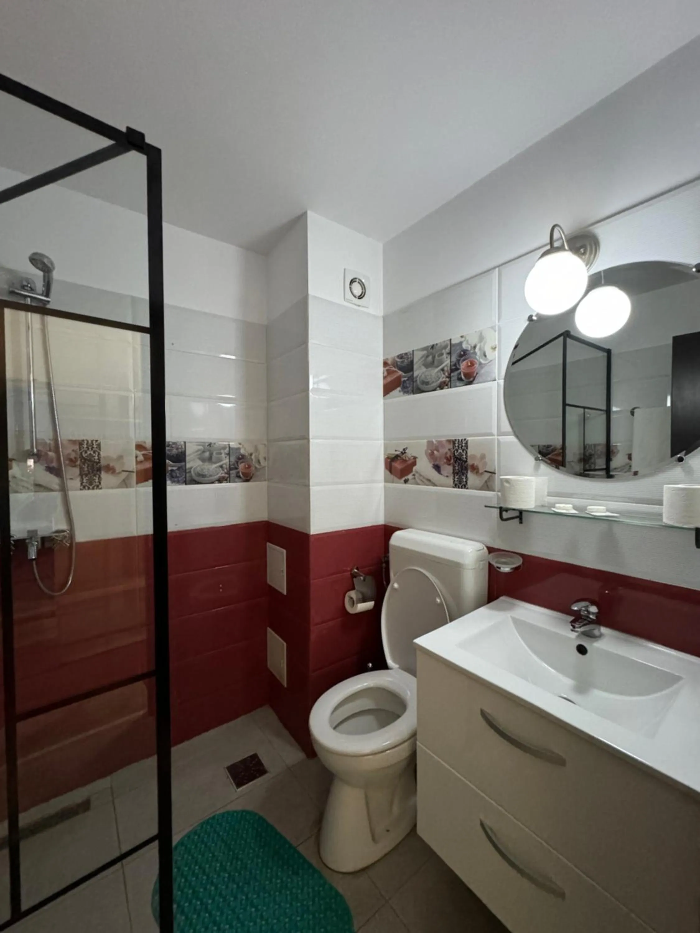 Twin Room with Balcony in FAST Airport Accomodation